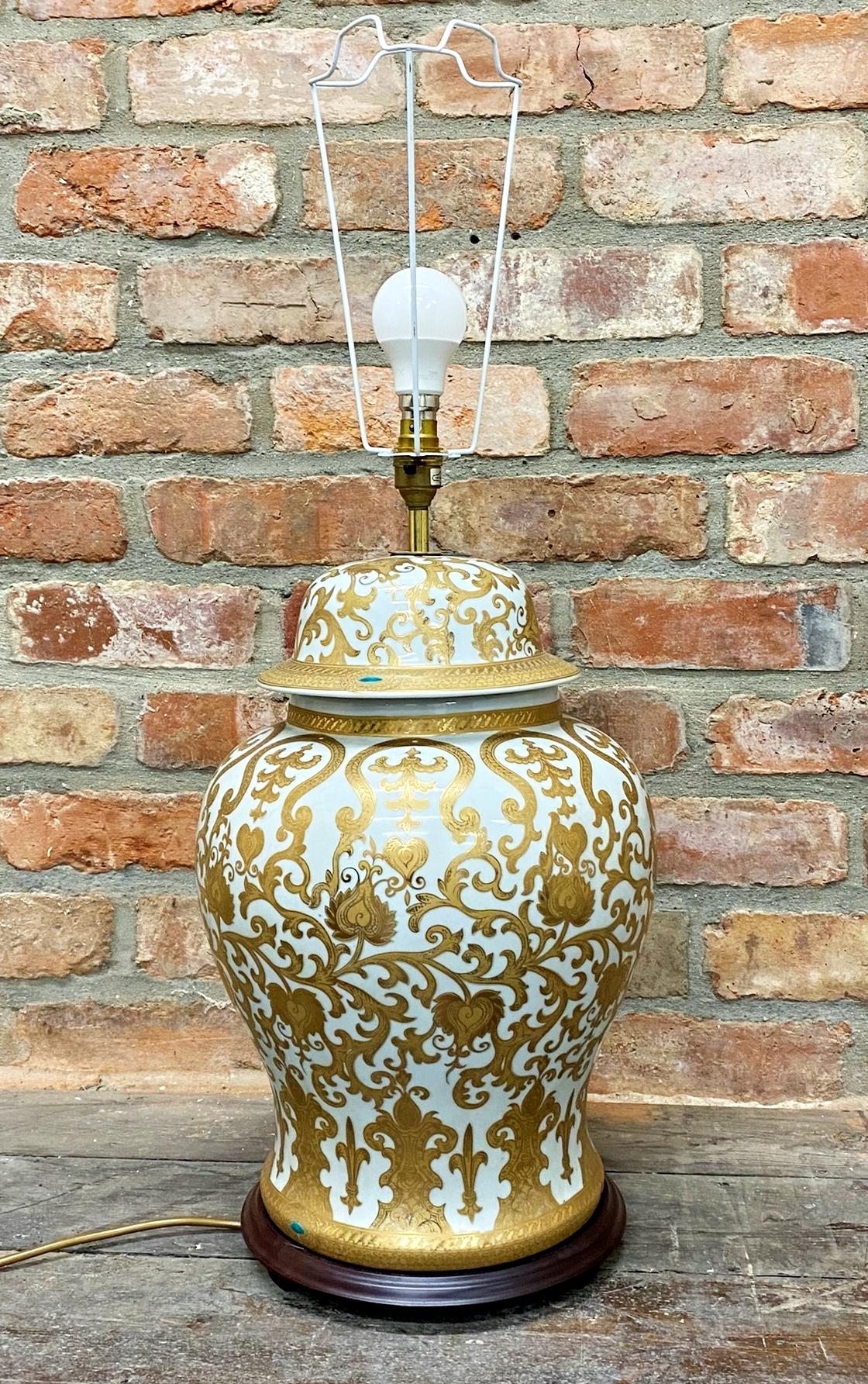 Large Chinese porcelain ginger jar table lamp with scrolled gilt overlay, 50cm high