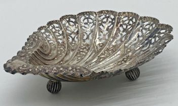 Good quality Edwardian silver scallop shell bonbon dish, with pierced and embossed decoration, maker