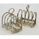 Good pair of 1930s cast silver four divisional toast racks, maker Mappin & Webb, Sheffield 1939, 8.