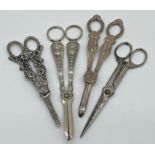 Four pairs of silver plated grape scissors (4)