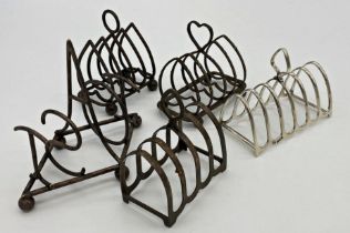 Early 20th century silver six divisional lancet toast rack, maker Barker Bros, Chester 1919, with