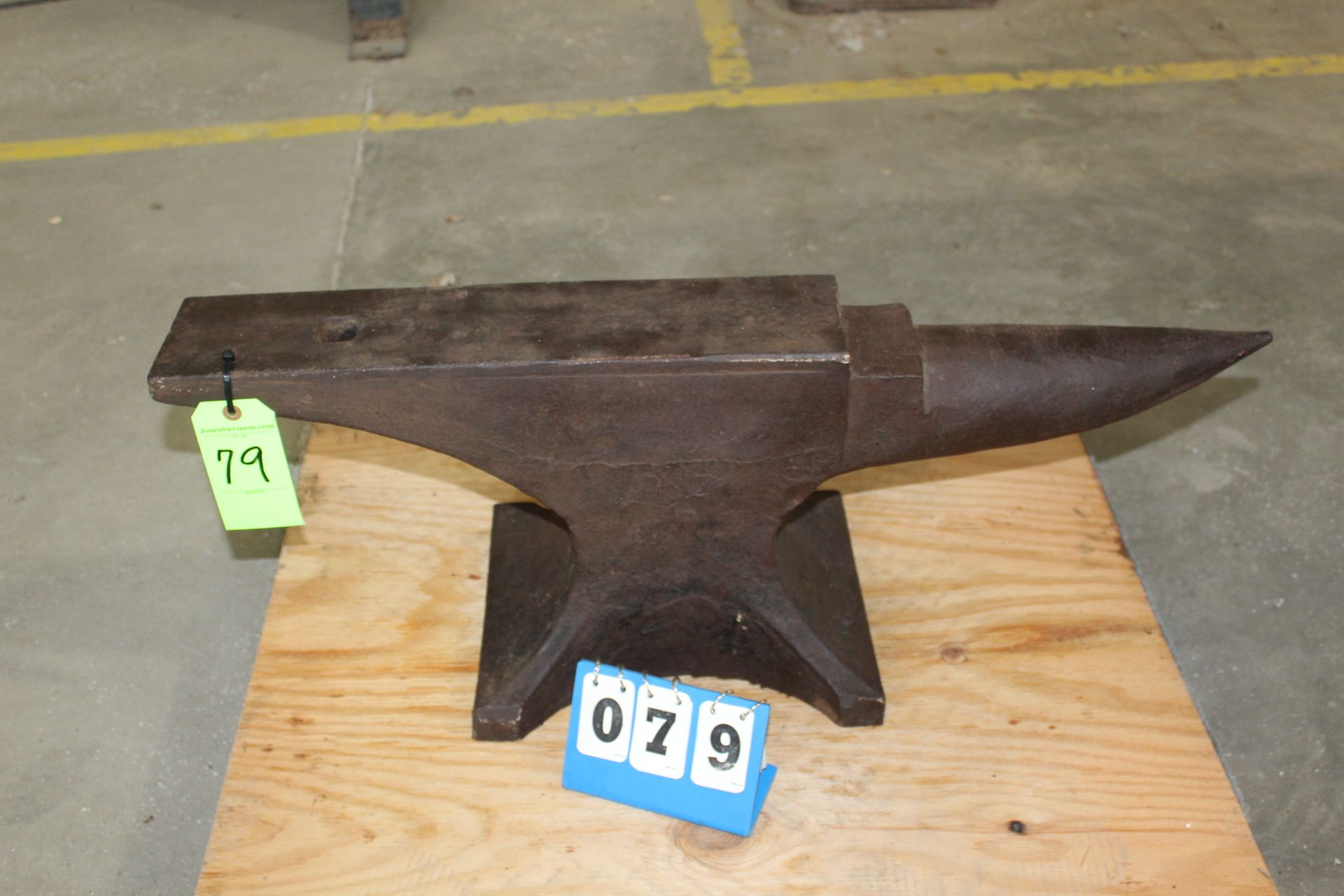 Blacksmithing Anvil, 20" x 4-1/2" Face, 2" Table, 11" Shoulder, Overall 13"H x 33"W