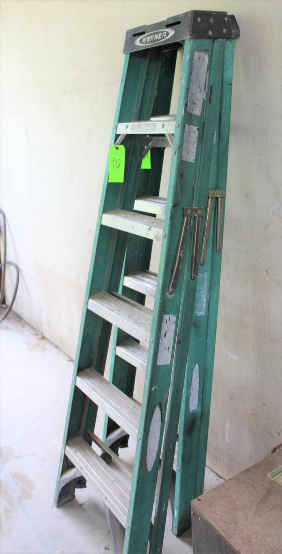 (2) Werner 5' Fiberglass Ladders