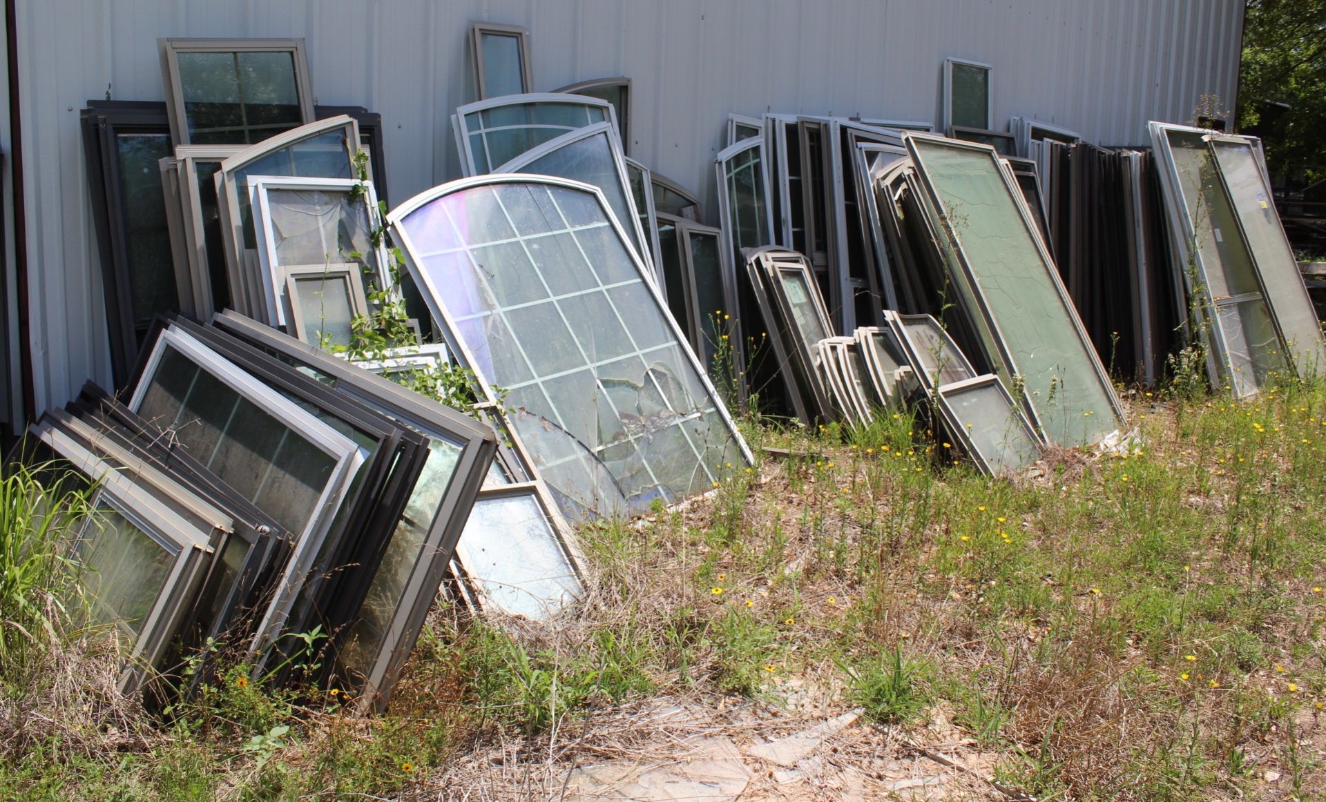 Large Lot of Assort. Aluminum Windows, Transoms And More As Shown - Image 2 of 5