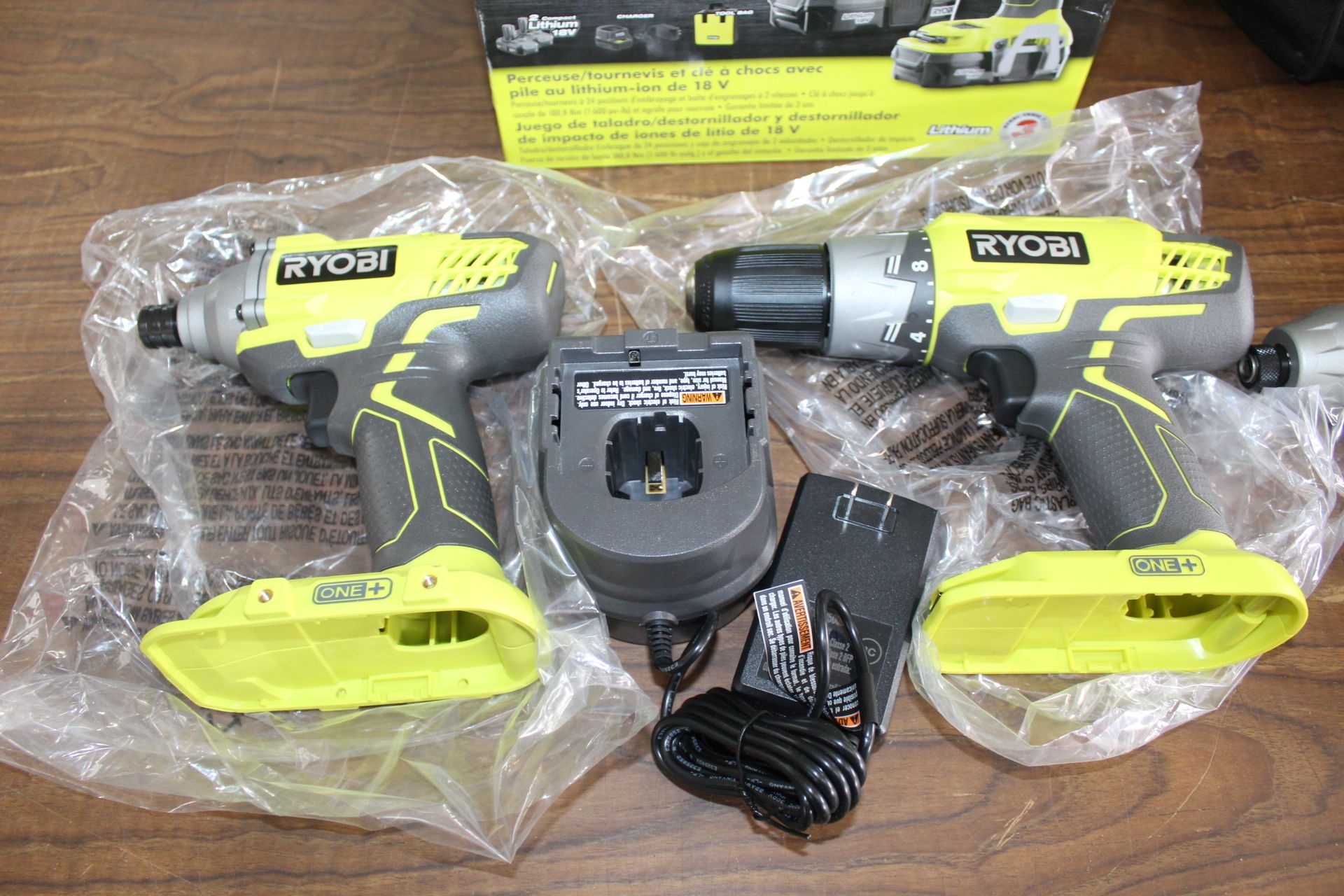 (5) Battery Operated Drills/Drivers, Like New, with Carry Bags: (3) Milwaukee 12V, (2) Ryobi 18V - Image 3 of 4