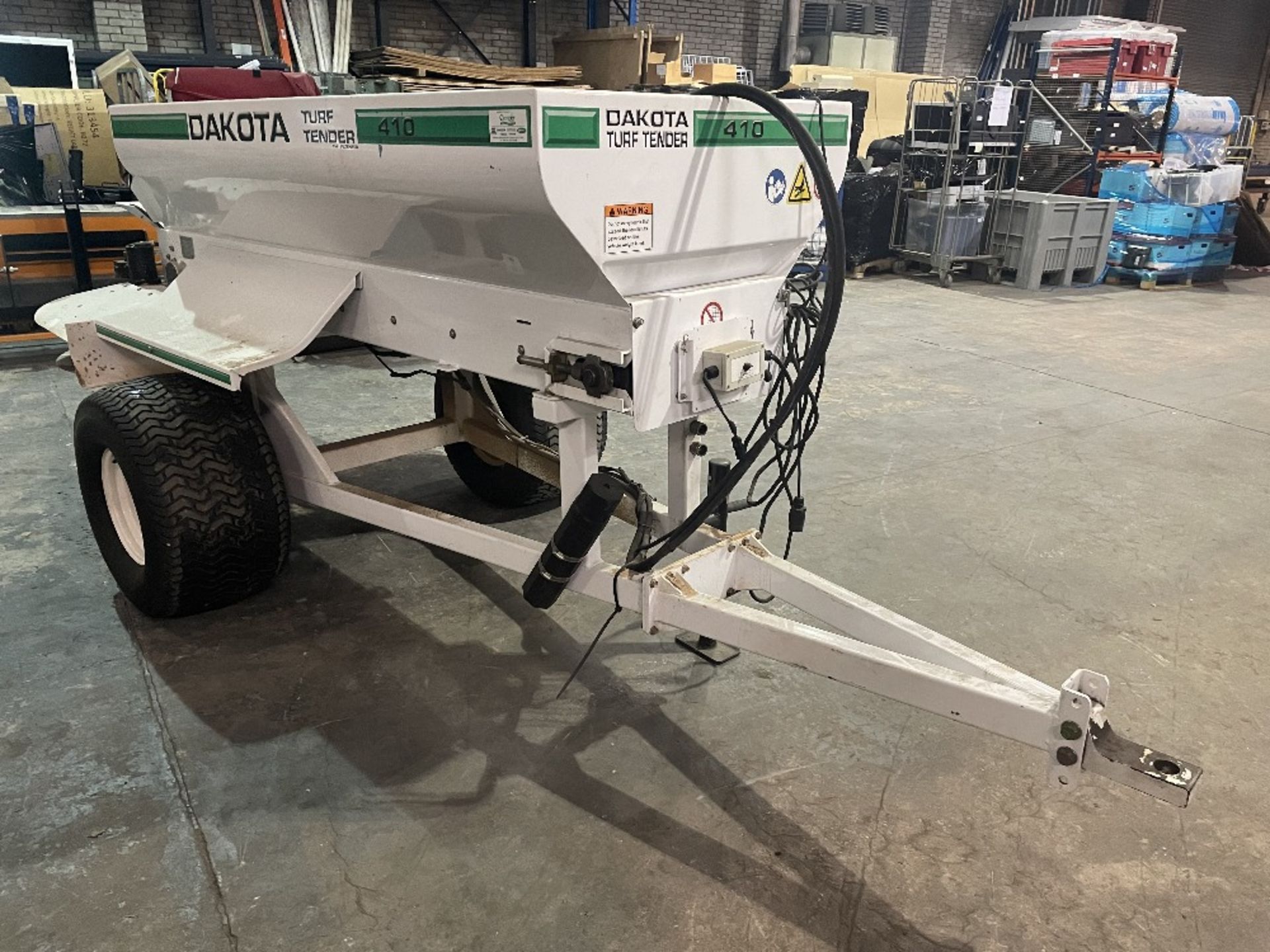 Dakota 410 Trailed Topdresser Turf Tender | YOM: 2007