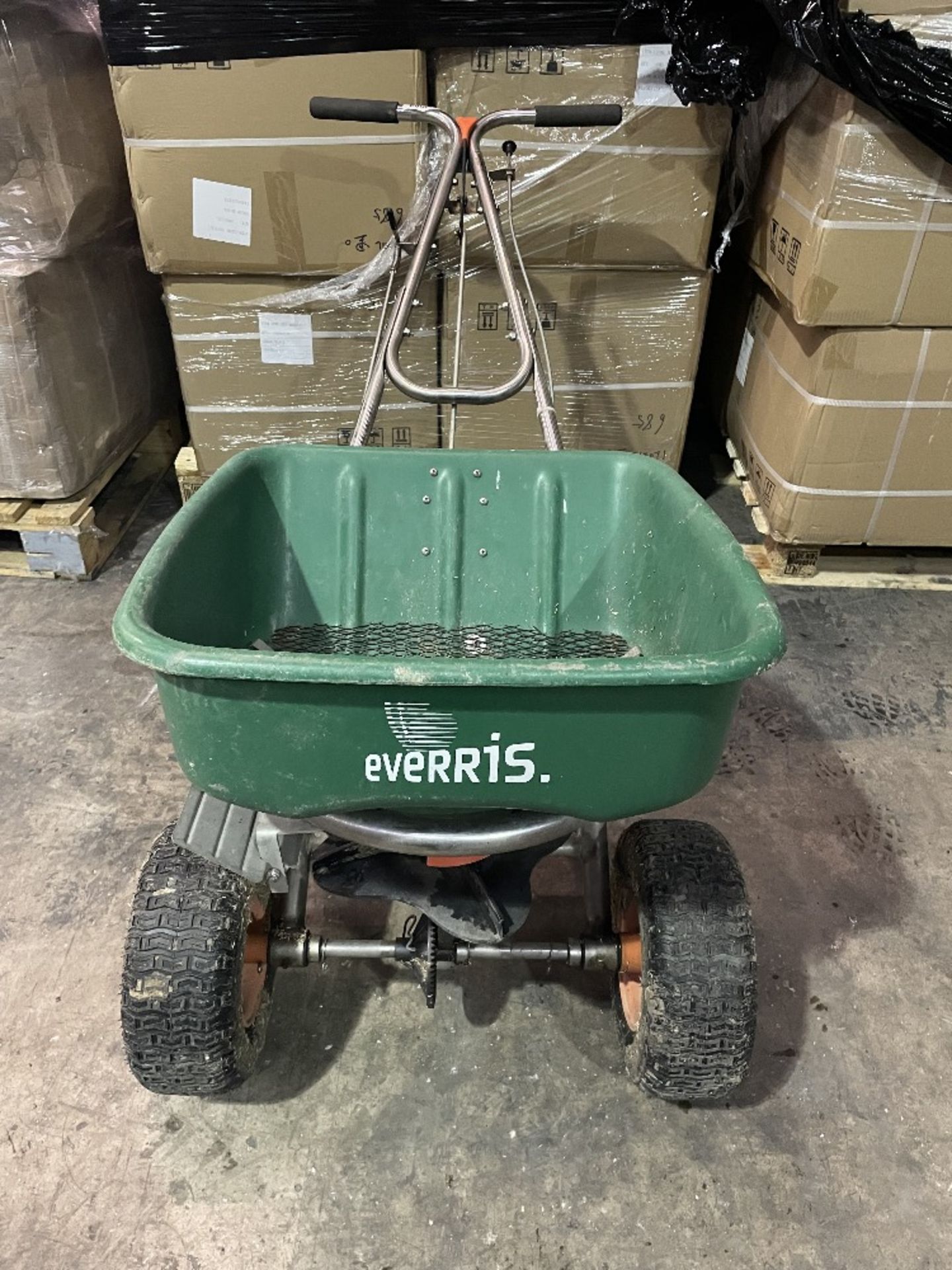 Everris SR2000 Fertiliser Spreader