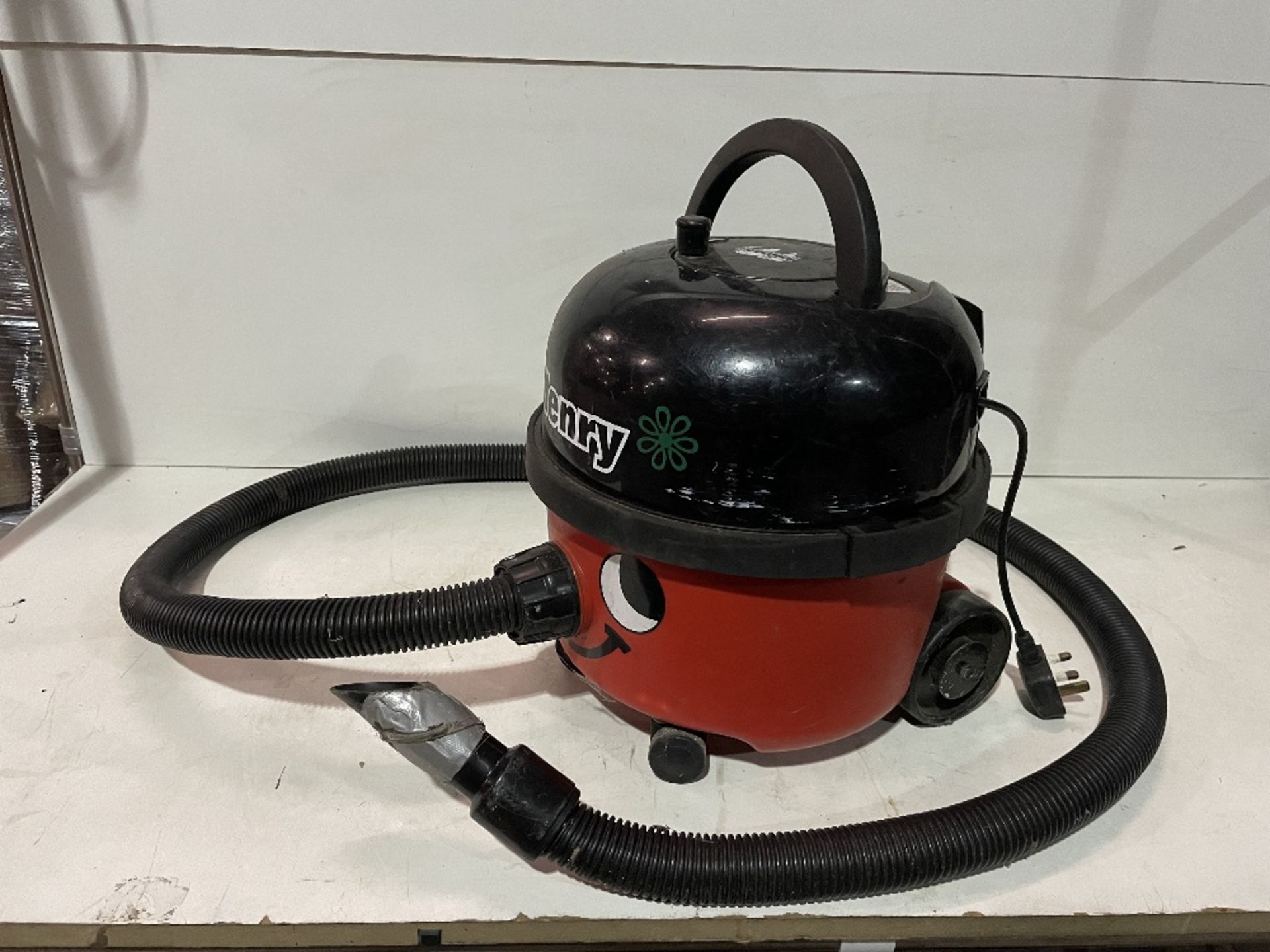 Henry HVR200A Numatic Vacuum Cleaner