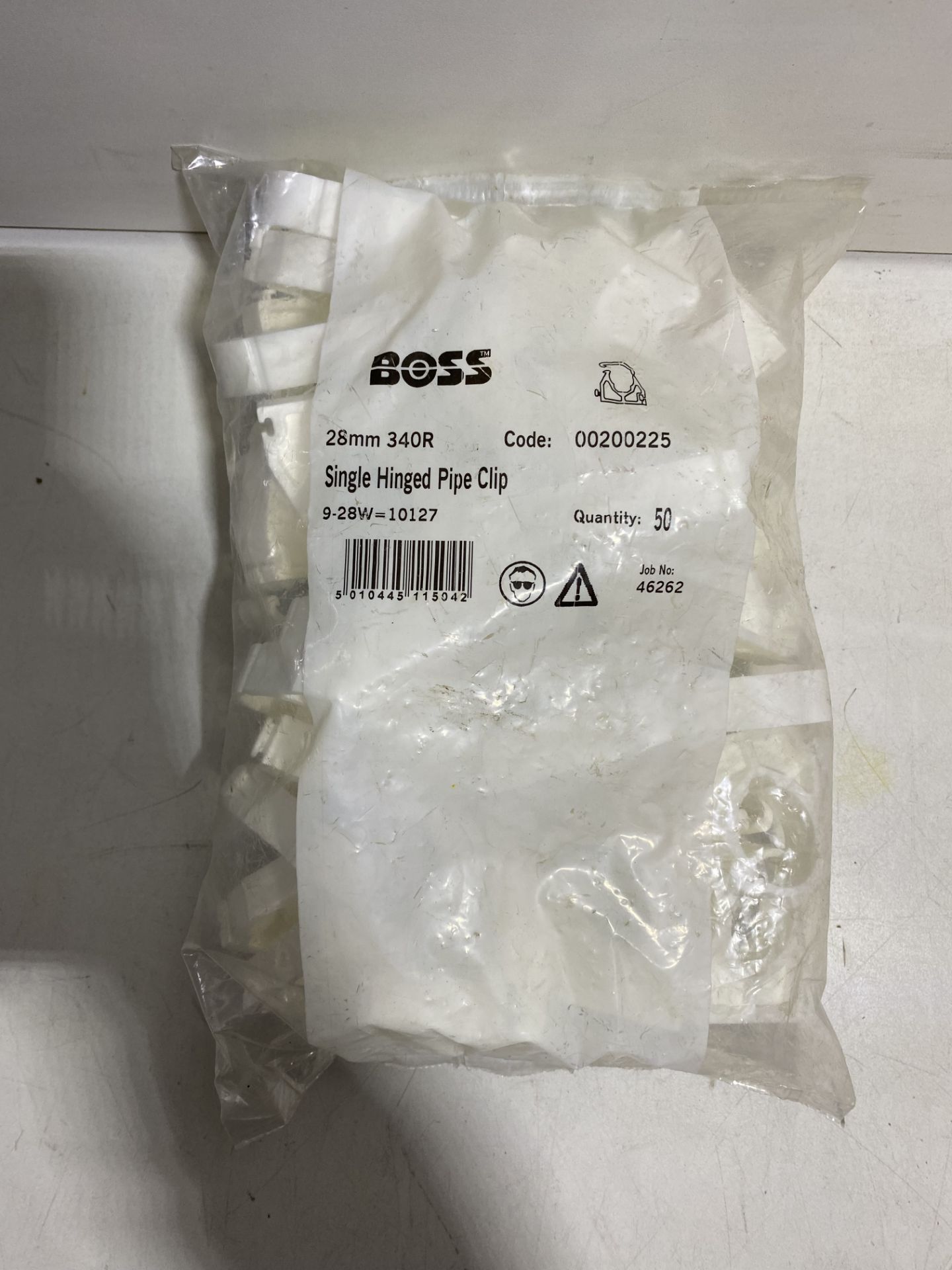 4 x Bags of Boss 28mm 340R Single Hinged Pipe Clips ( 50 per Bag ) - Image 2 of 2