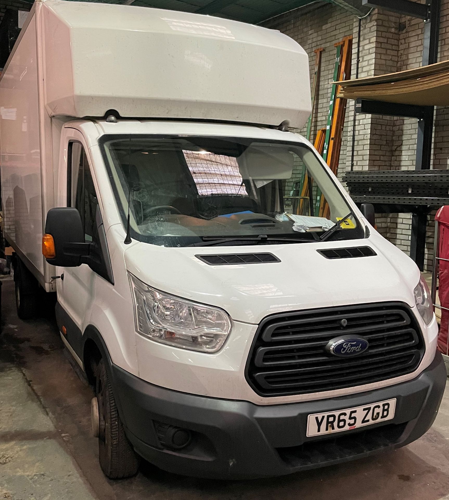 White Ford Transit 350 Luton Van with Tail lift| Reg: YR65 ZGB | Mileage: 54918 |** Failed MOT 22/12