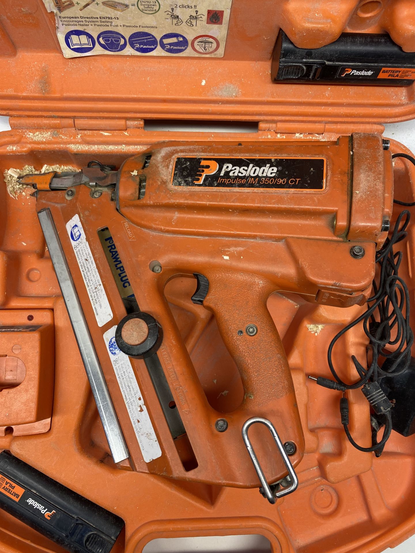 Paslode Impulse Cordless Nail Gun W/ 2 Batteries, Charger & Carry Case | IM 350/90 CT - Image 3 of 6