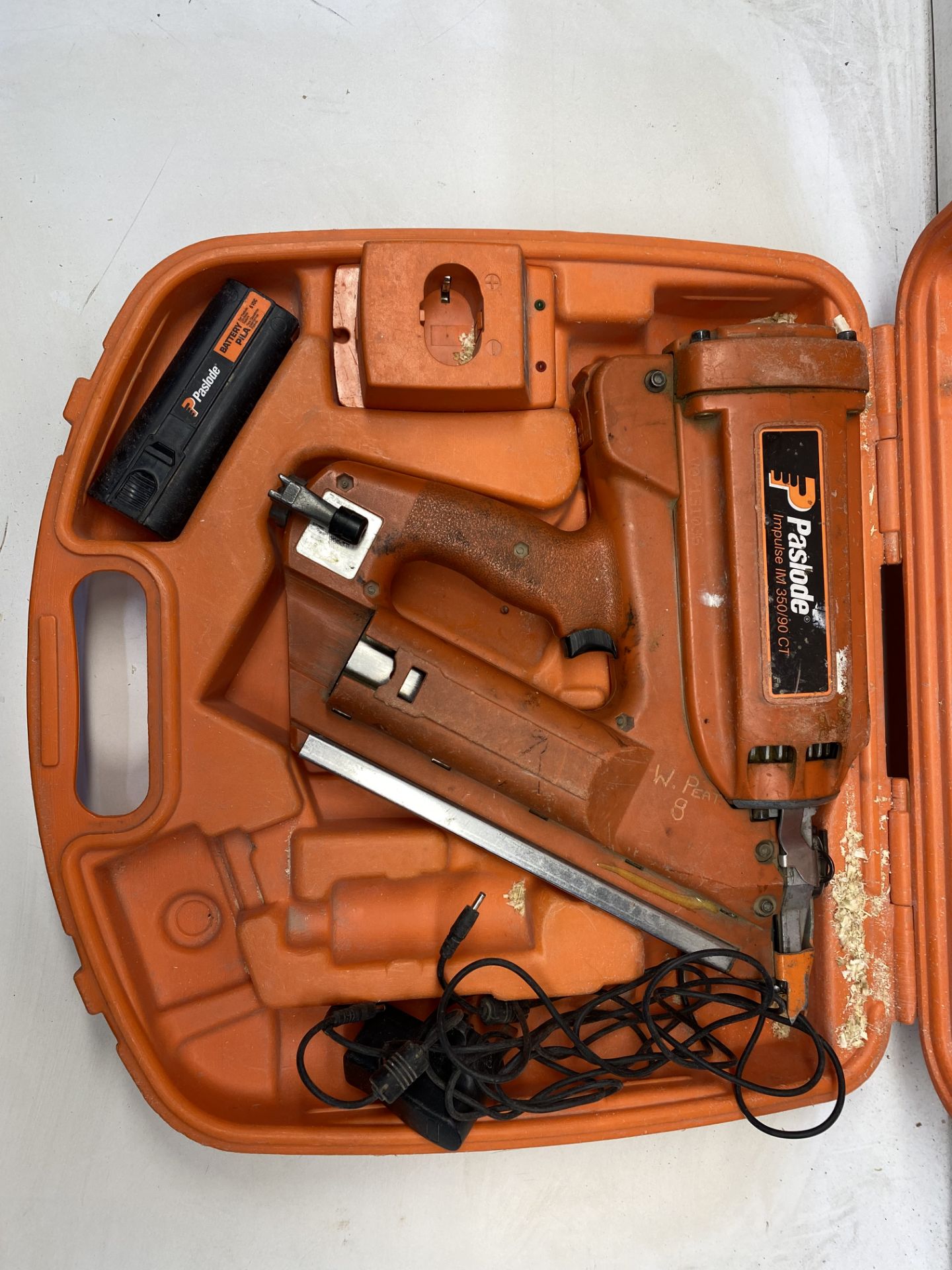 Paslode Impulse Cordless Nail Gun W/ 2 Batteries, Charger & Carry Case | IM 350/90 CT - Image 2 of 6