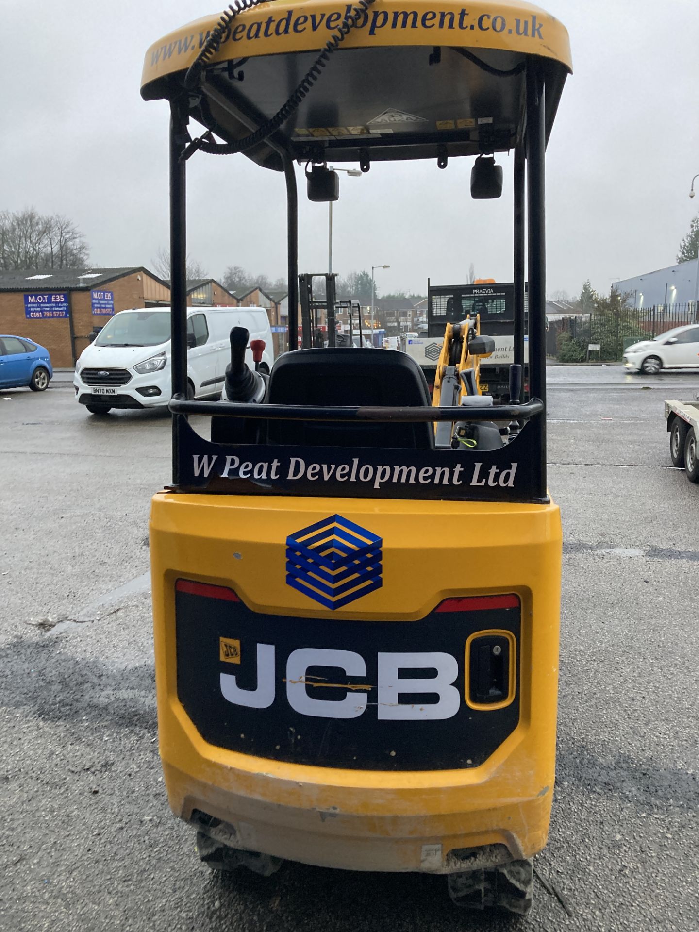 JCB 15 C-1 Compact Excavator W/ Breaker Attachment & 5 x Buckets | HRS: 646.7 | ID: JCB015C1HJ270991 - Image 5 of 13