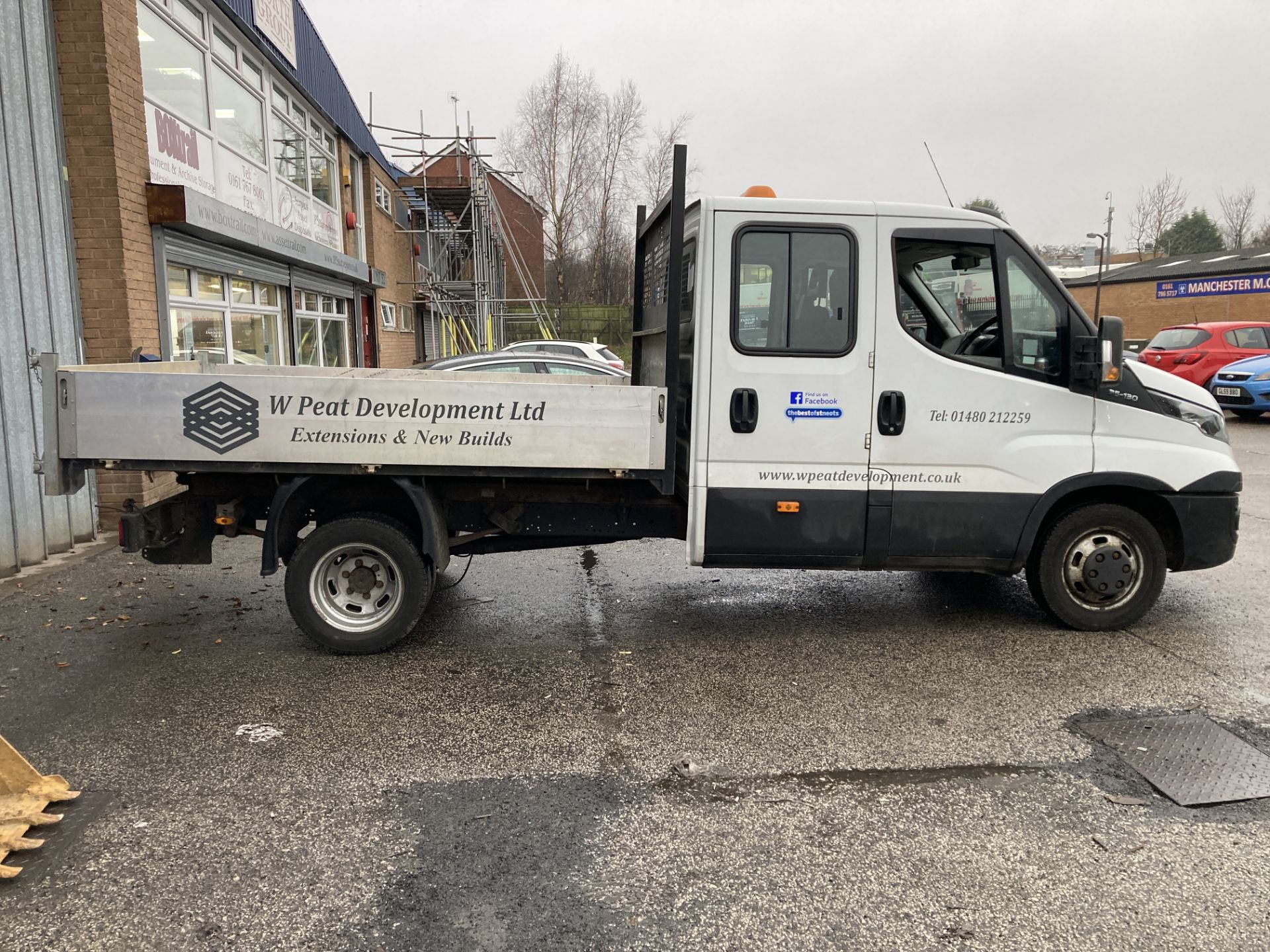 Iveco Daily White Diesel Flat Bed | REG: HX66 XZZ | Mileage: 115882 - Image 4 of 14