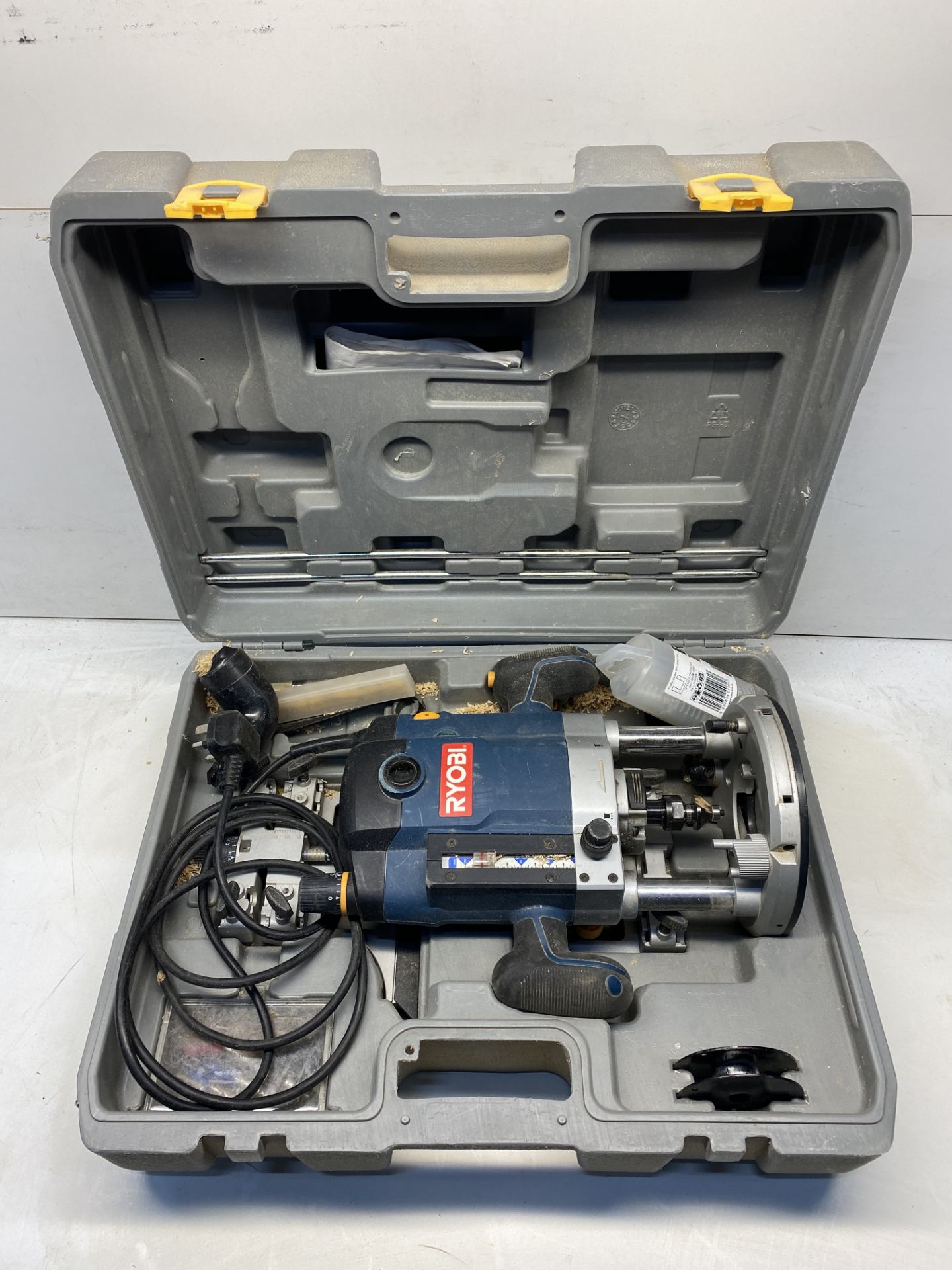 Ryobi ERT-2100V Plunge Router W/ Guide Rail & Carry Case | 240 Corded