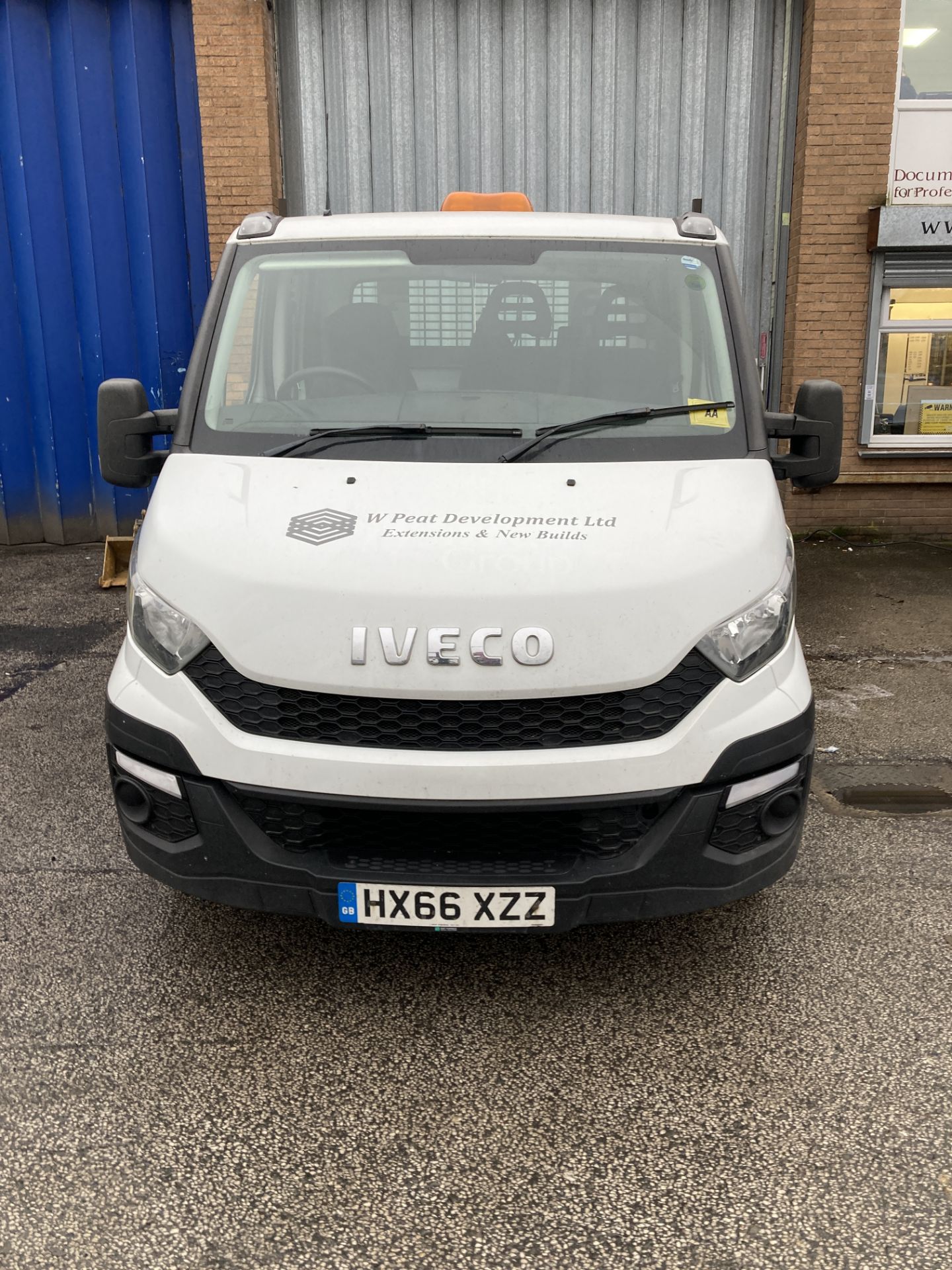 Iveco Daily White Diesel Flat Bed | REG: HX66 XZZ | Mileage: 115882 - Image 3 of 14