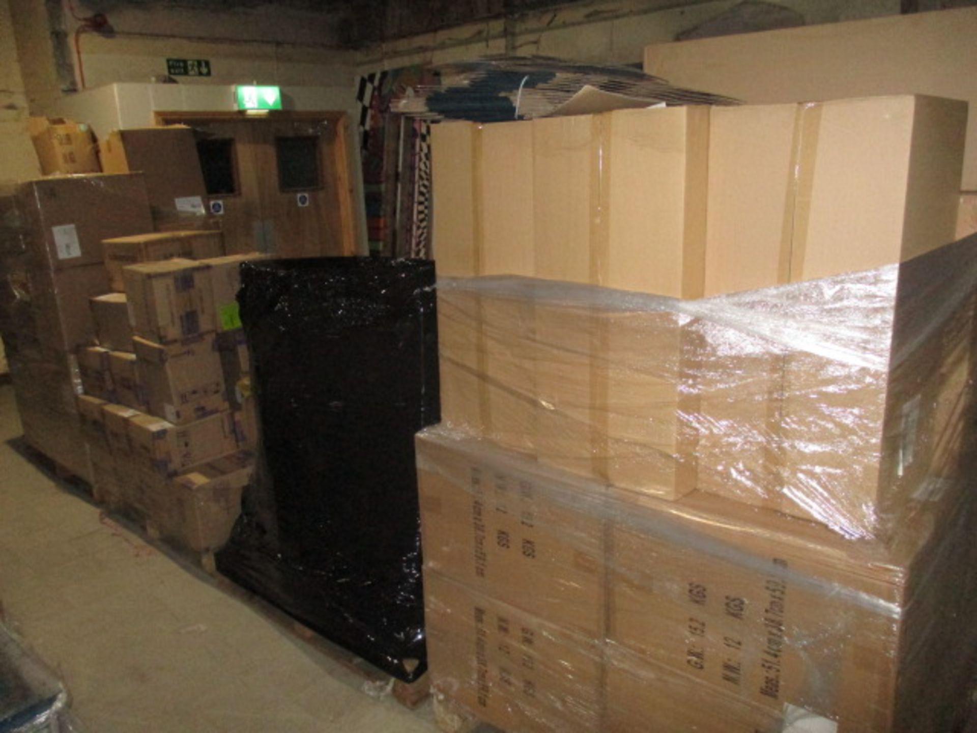 Approximately £250K + Manifested brand new Licensed Party Stock as per photos | 23 x Pallets - Image 70 of 259