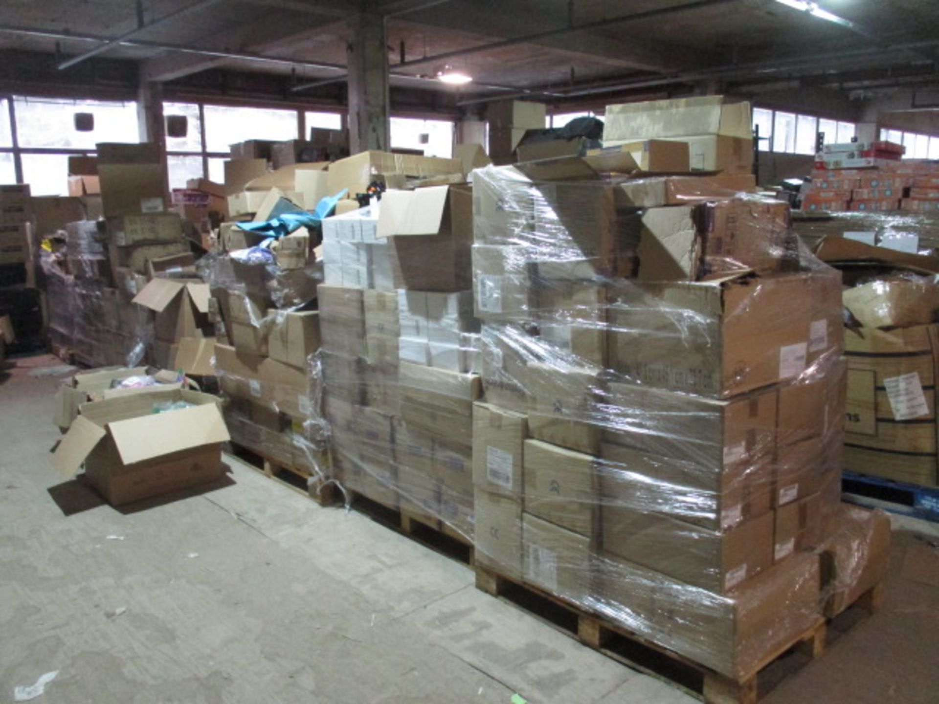Approximately £250K + Manifested brand new Licensed Party Stock as per photos | 23 x Pallets - Image 71 of 259