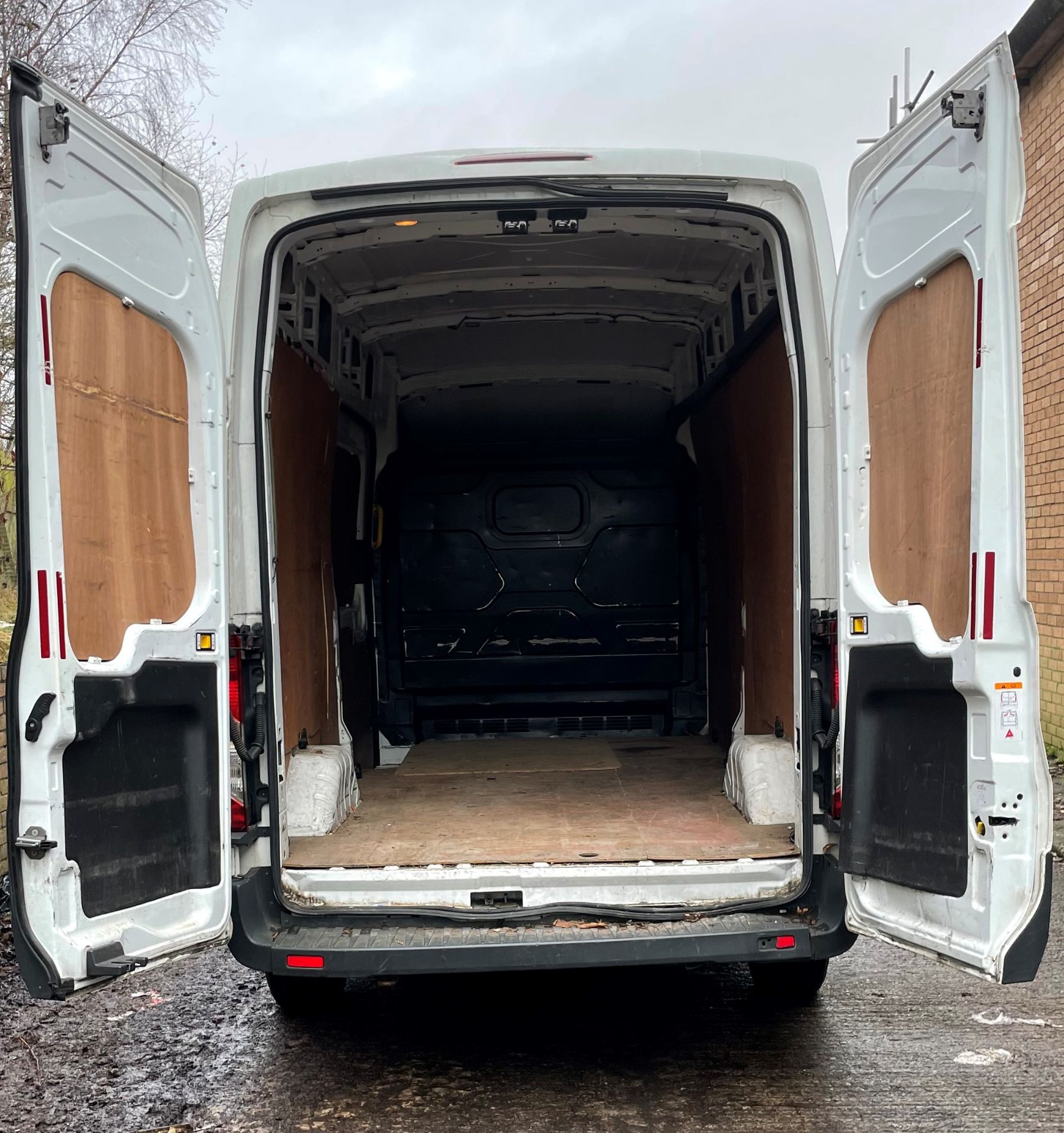 Ford Transit Van 350 White | Reg: YS64 LXG | Milage: 140,372 - Image 23 of 30