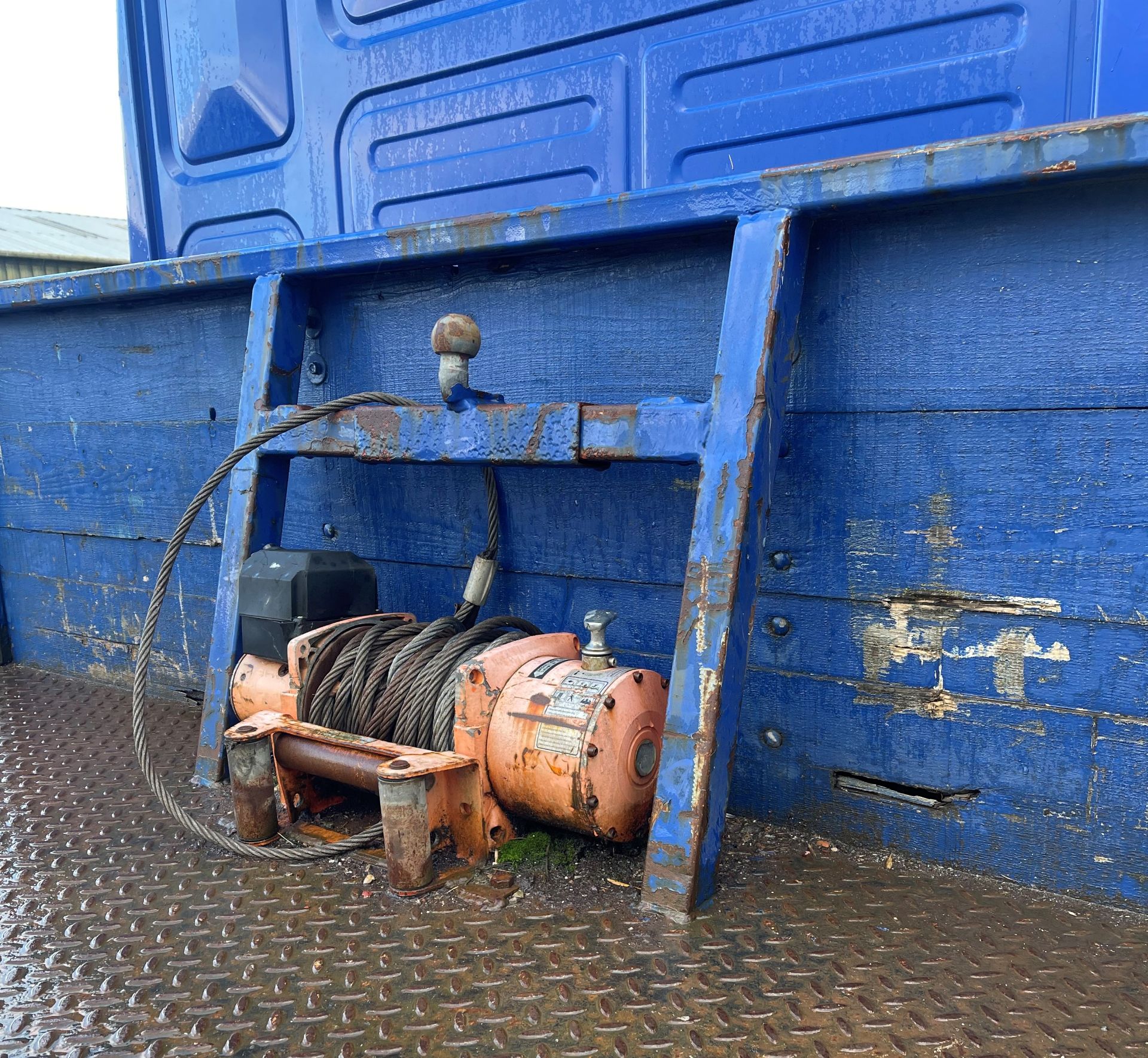 Man 18.224F/ML 6.3 M2000 2 axle rigid HGV Flatbed Lorry w/Winch & Manual Drop Ramps - Image 6 of 7