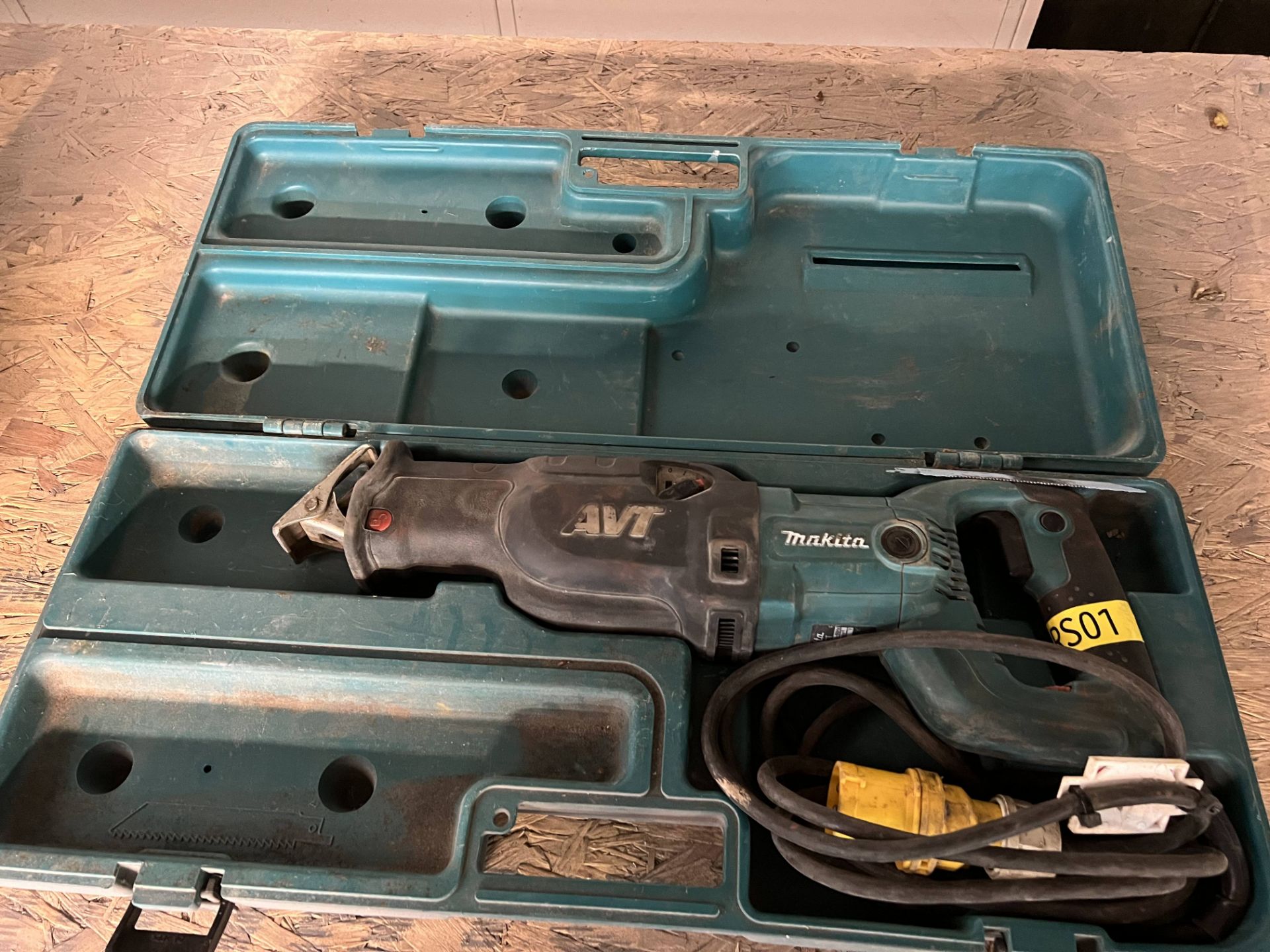 Makita AVT Reciprocating Saw in Case