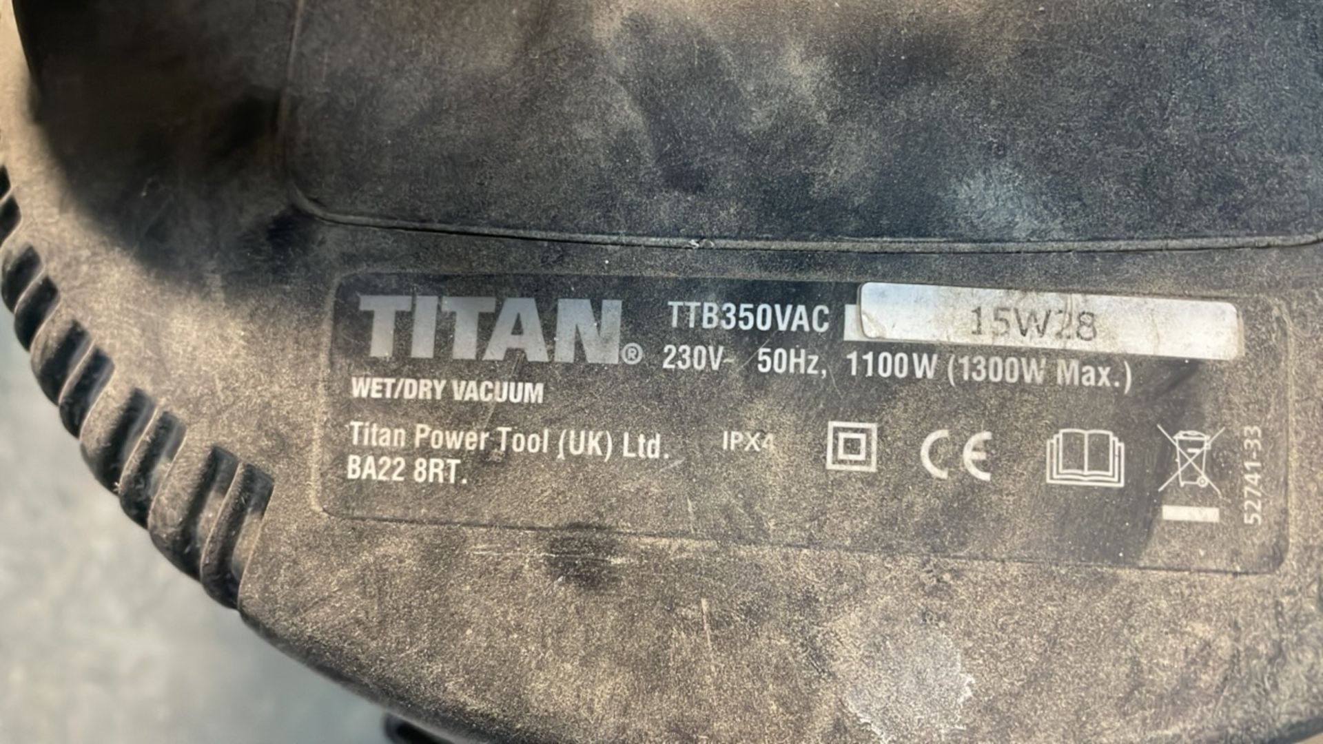 Titan TTB350VAC Wet & Dry Vacuum Cleaner - Image 2 of 2