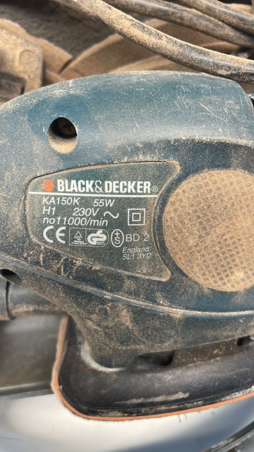 Black & Decker KA150K Detail Palm Sander in Case - Image 3 of 3