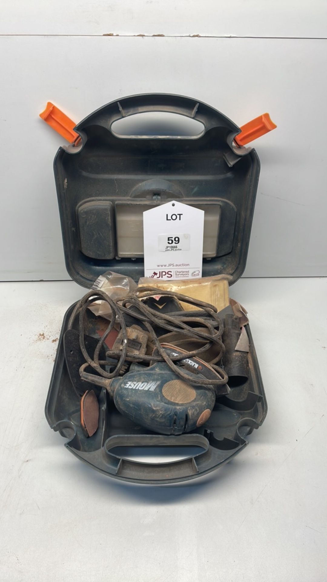 Black & Decker KA150K Detail Palm Sander in Case