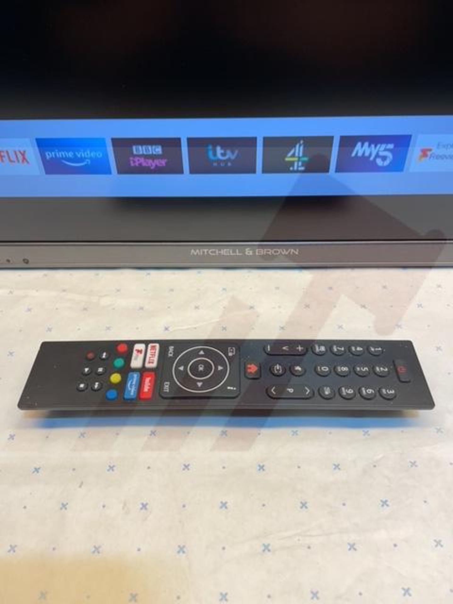 Mitchell and Brown 24" Smart TV | JB-241811FSM - Image 2 of 6