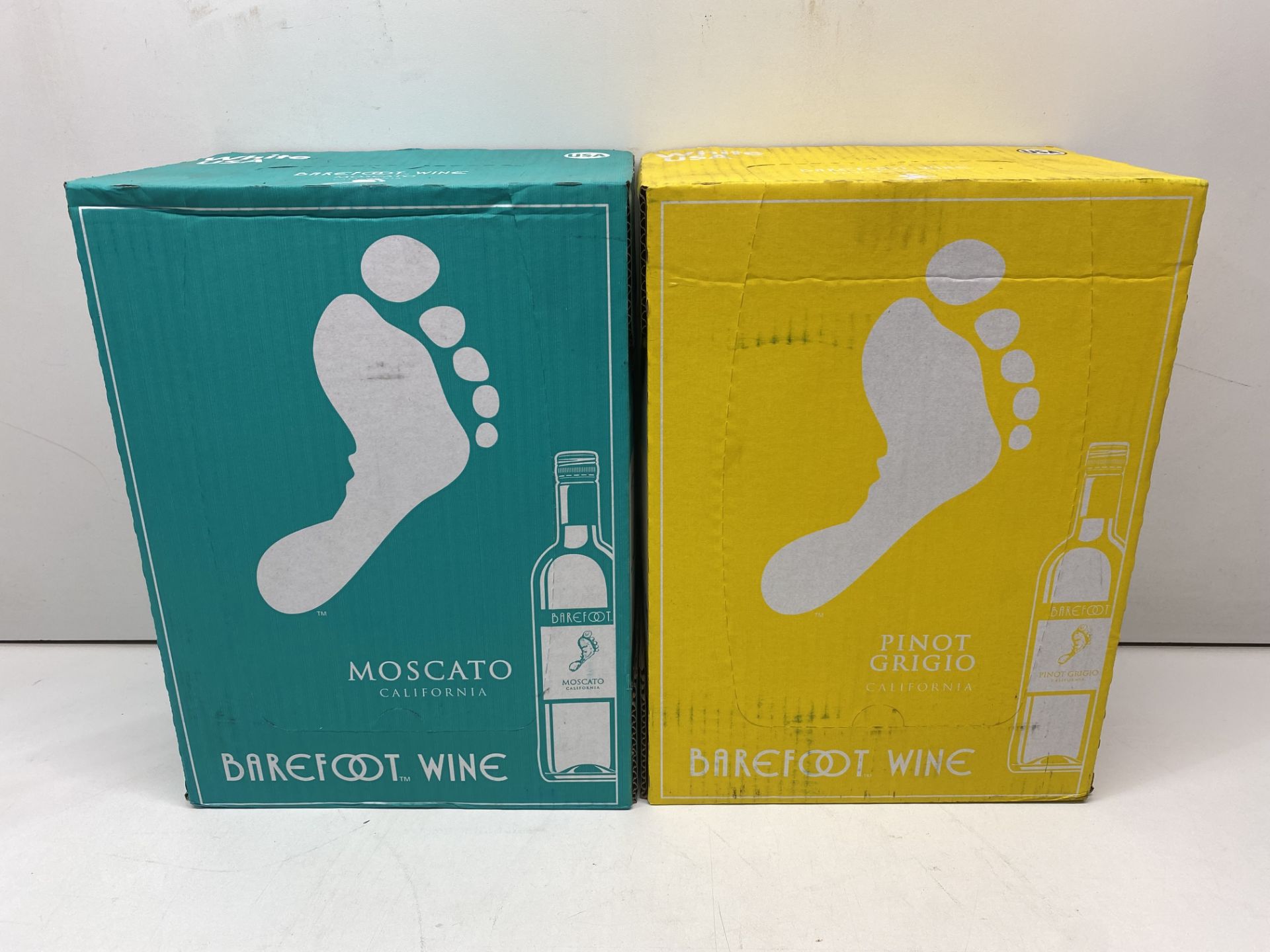 12 x Bottles Of Barefoot White Wine - See Description