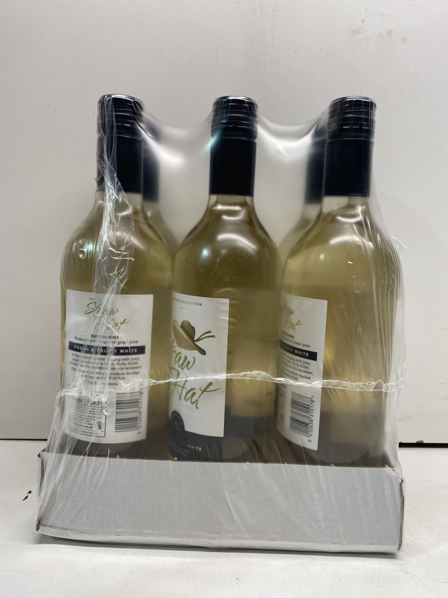 24 x Bottles Of The Straw Hat White Wine - Image 2 of 3