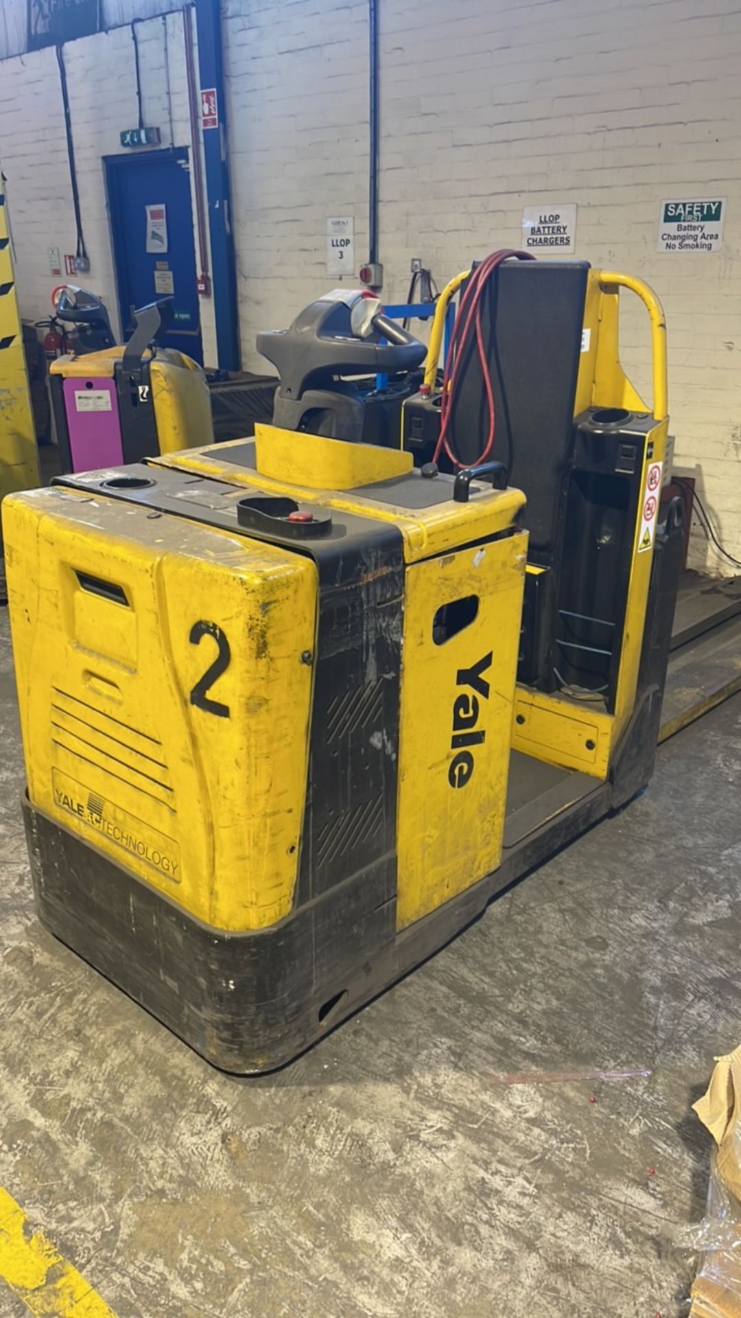 Yale MO20 Low Lift Order Picker w/ Charger