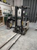 Boss JE1040MKVB-1 1T Electric Forklift Truck w/ Charger