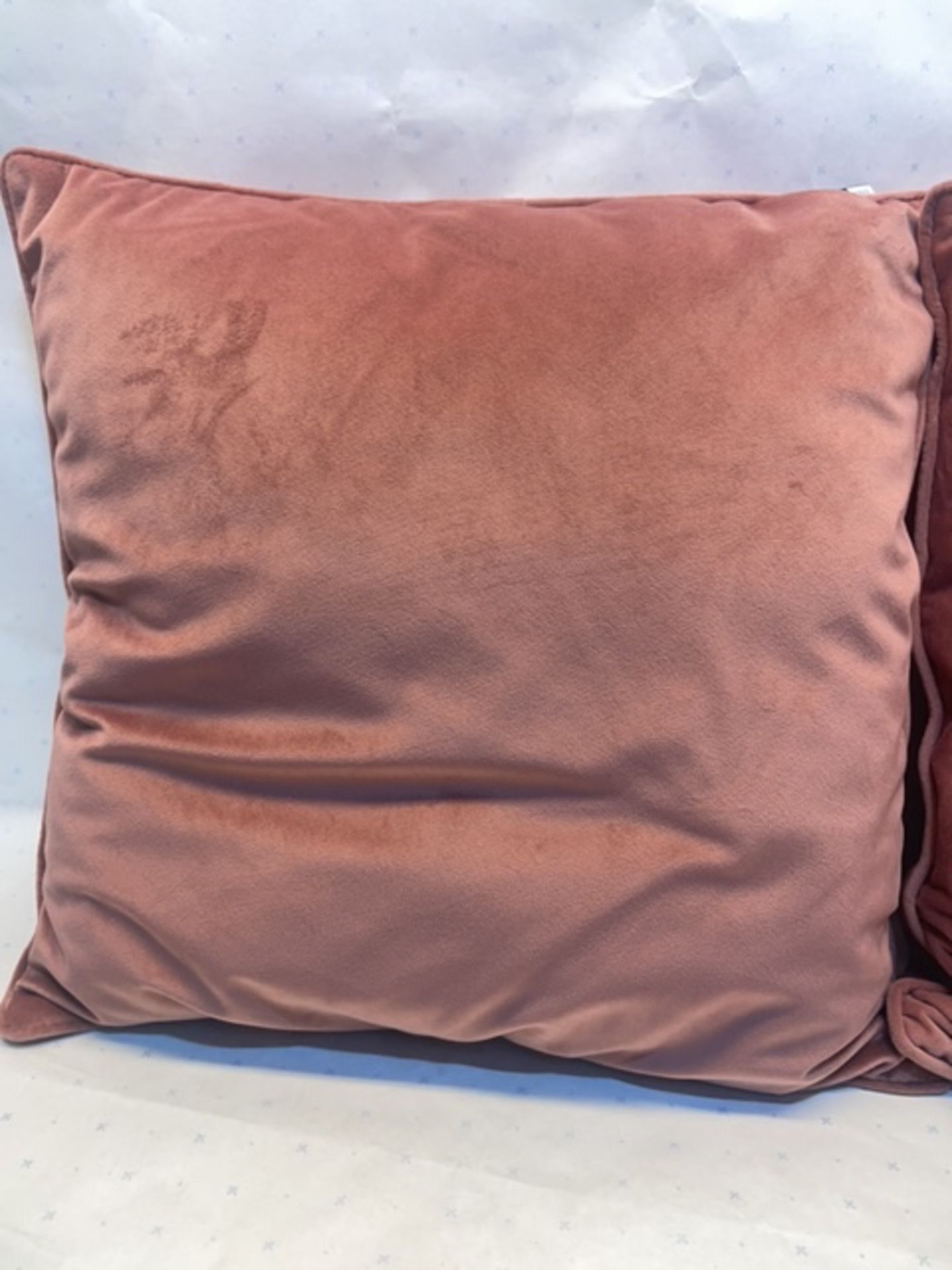 2 X Peach Cushions - Image 3 of 3