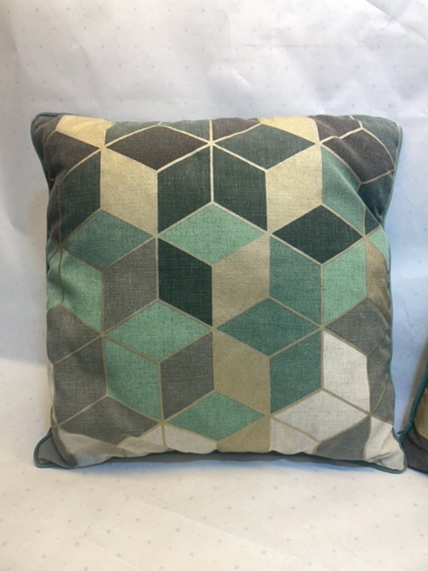 2 X Green Cushions with Geometric Pattern on Front - Image 2 of 3