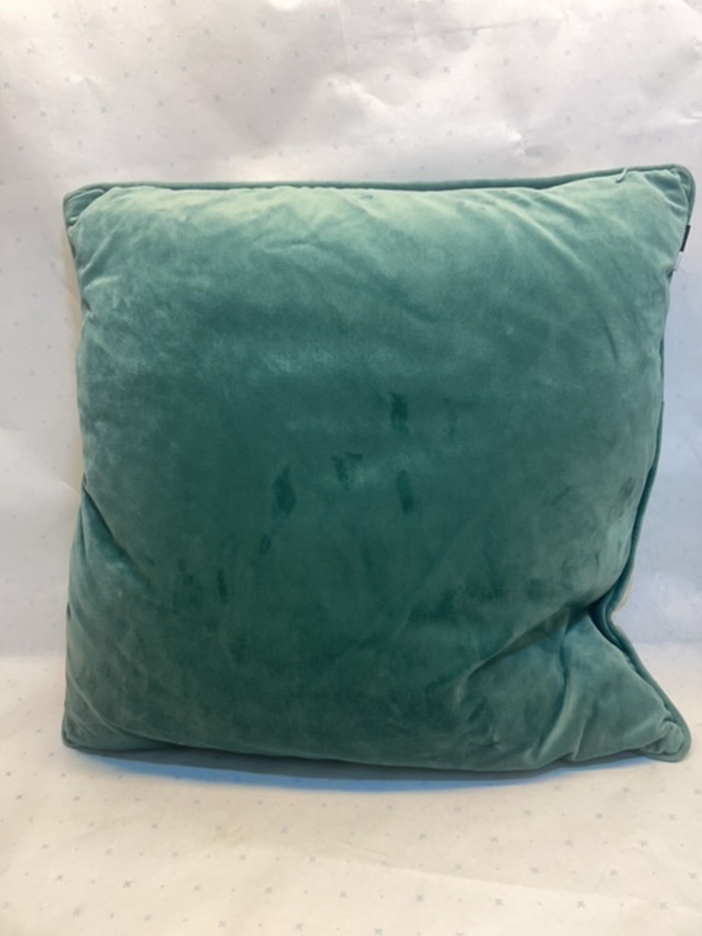 2 X Green Cushions with Geometric Pattern on Front - Image 3 of 3