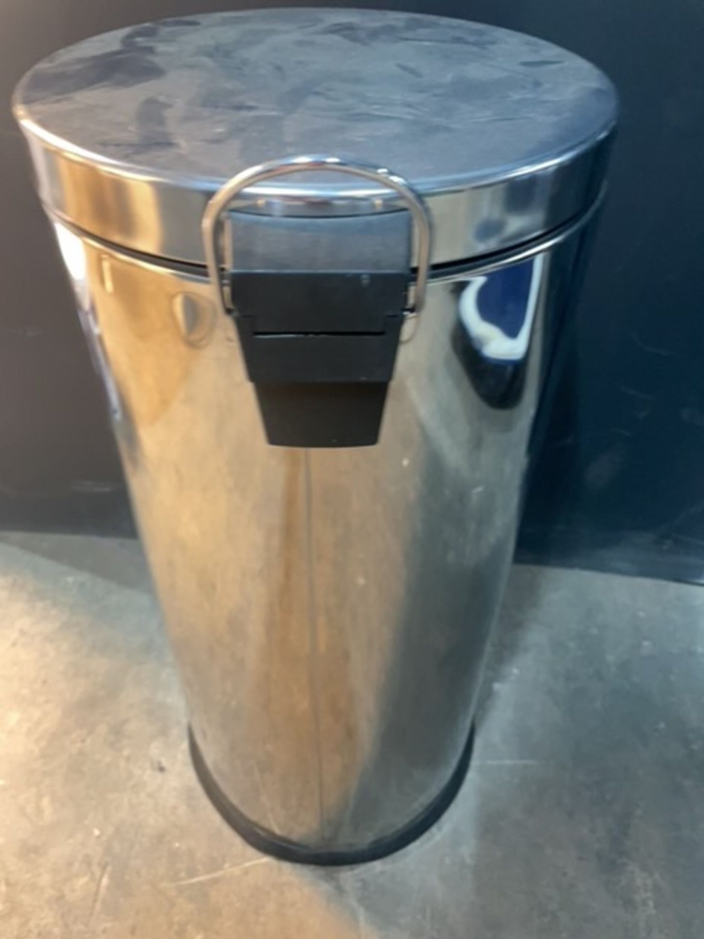 Large Kitchen Pedal Bin - Image 2 of 4