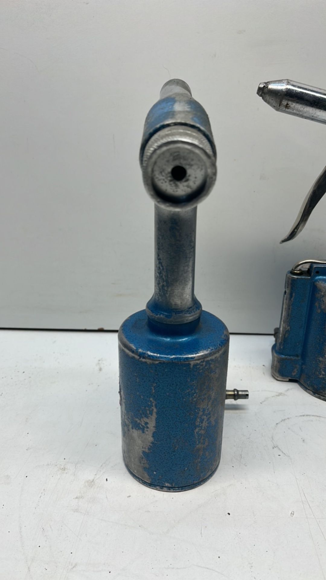 2 x Unbranded Air Rivet Guns *As Pictured* - Image 2 of 3