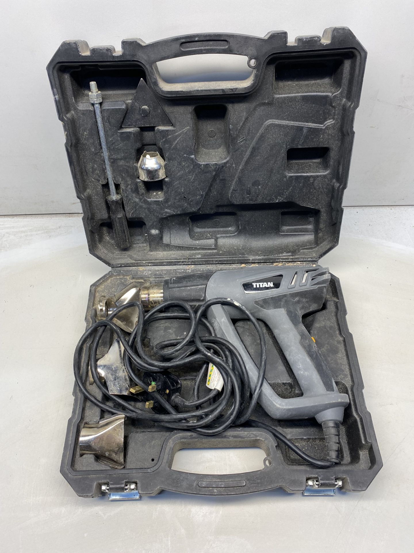 Titan TTB284HTG Heat Gun W/ Carry Case