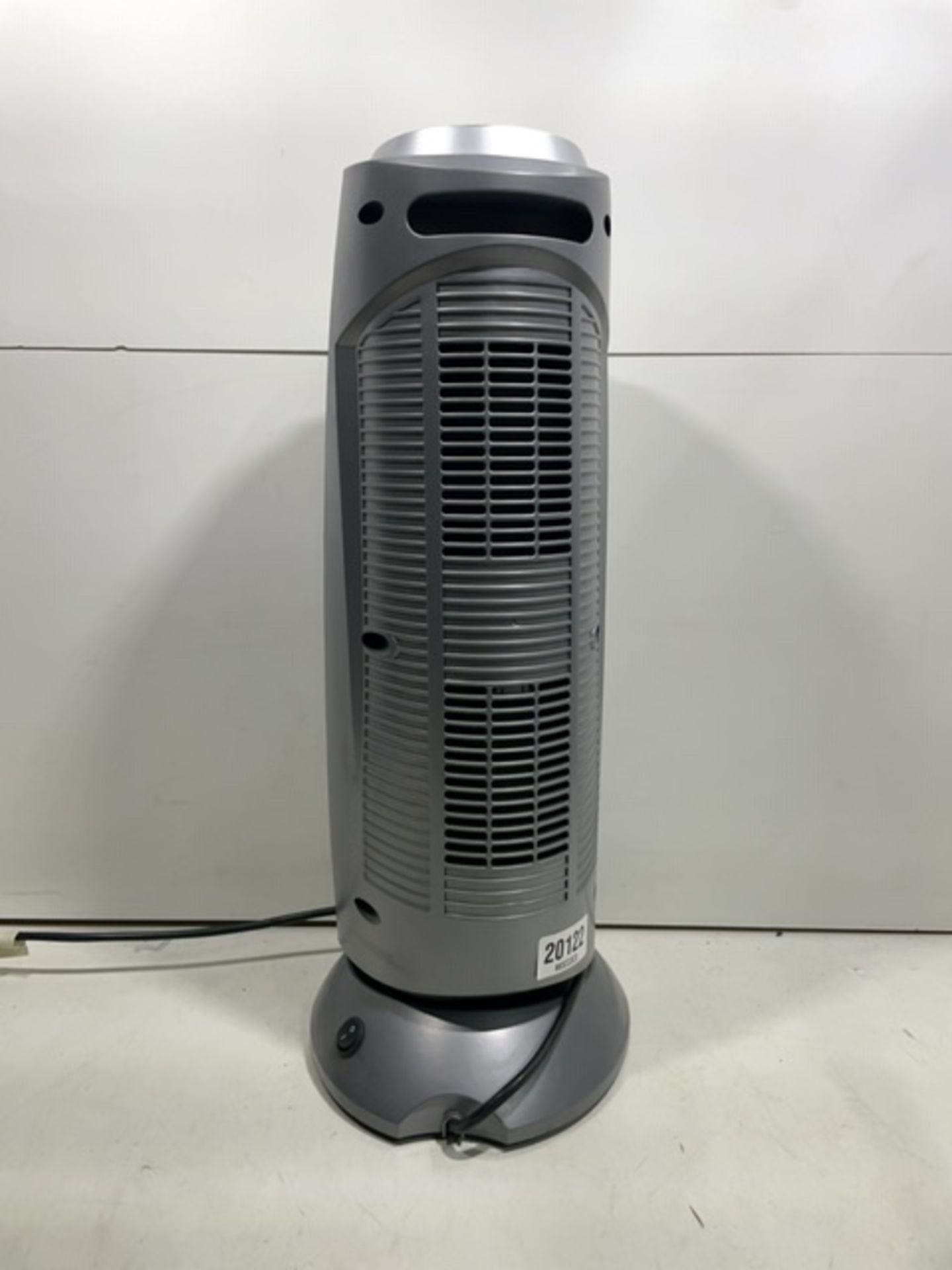 3 X Challenge KPT-2000B 2kW Ceramic Tower Heater - Silver - Image 3 of 4