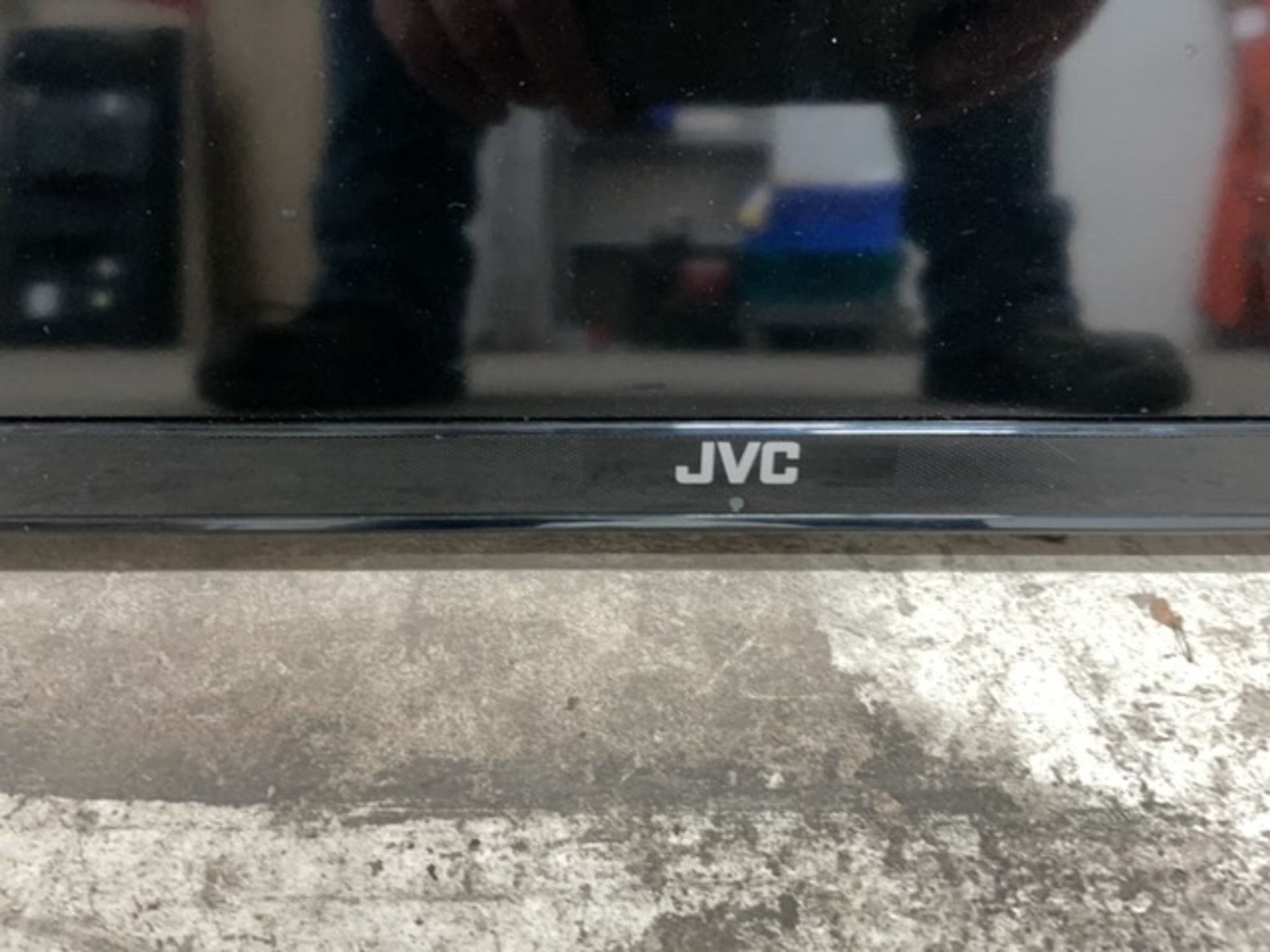 JVC 40" TV | LT-40DG52J | No Remote - Image 2 of 4