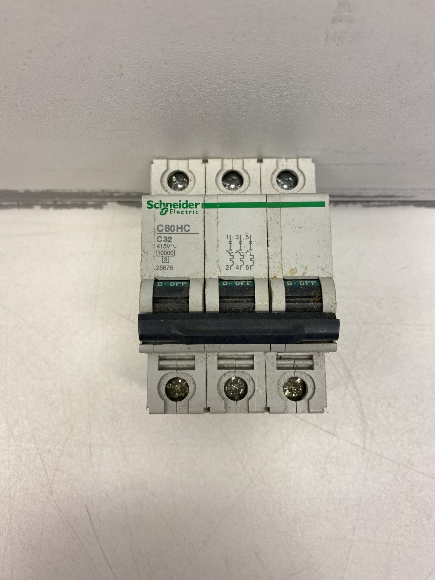 Quantity Of Various Schneider Electric Mini Circuit Breakers - See Photos - Image 2 of 4