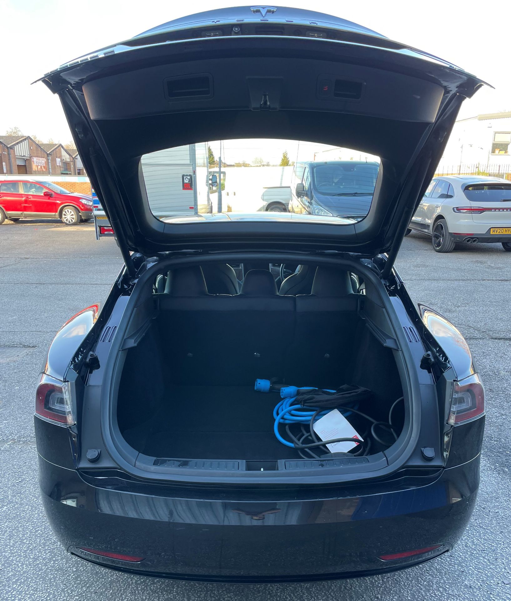 Black Tesla Model S 75D | Reg: MF68 SVD | Mileage: 39,056 - Image 7 of 16
