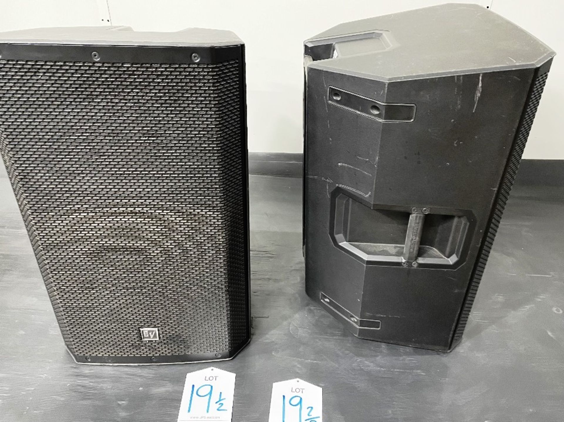 2 x Electro-Voice ZLX-15P Powered PA Loudspeakers w/ Protective Covers - Image 4 of 10