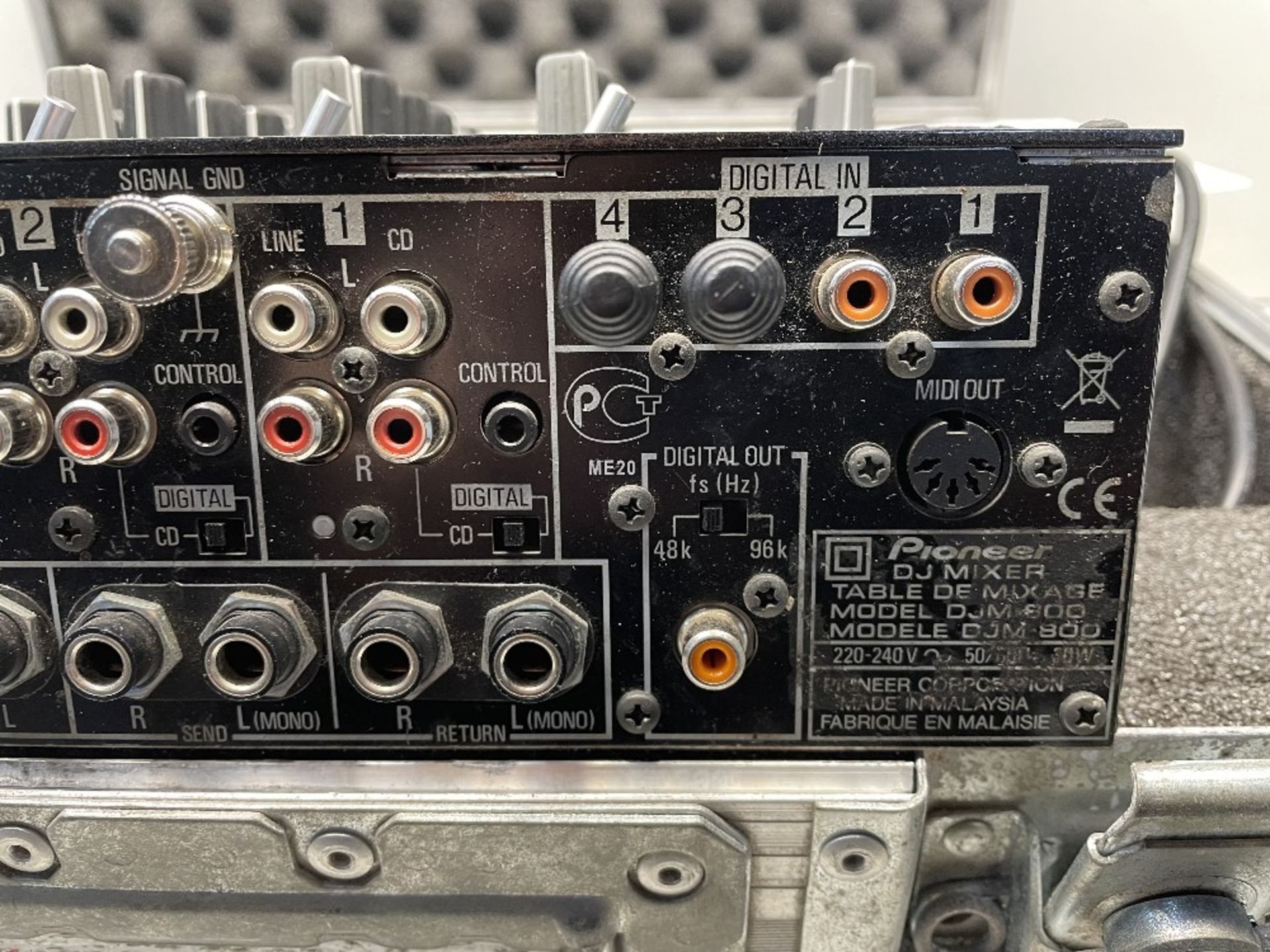 Pioneer DJM-800 4 Channel Digital Mixer w/ Flight Case - Image 6 of 7