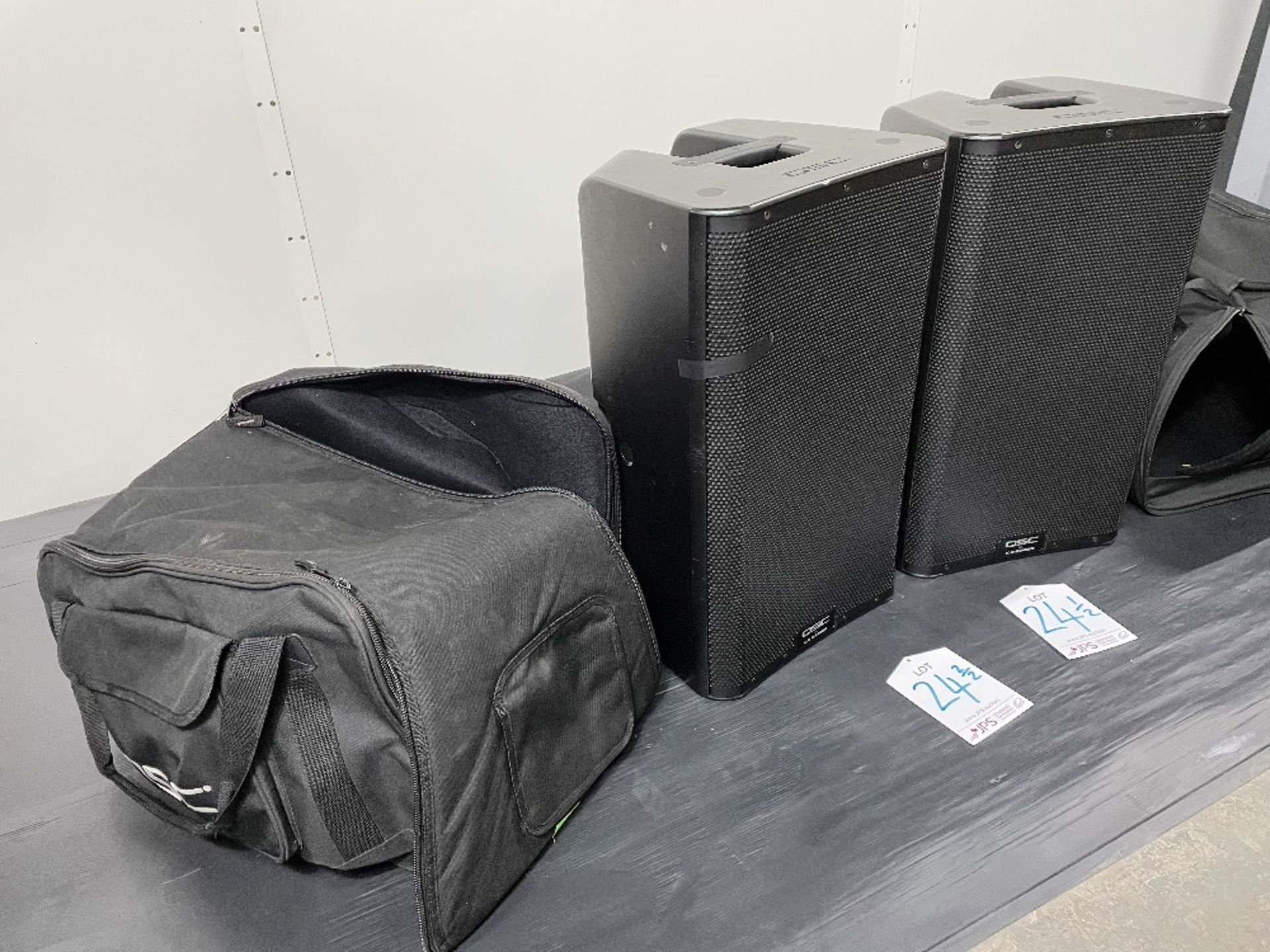 2 x QSC K12.2 2KW 75 Active Loudspeakers w/ Carry Cases - Image 2 of 9