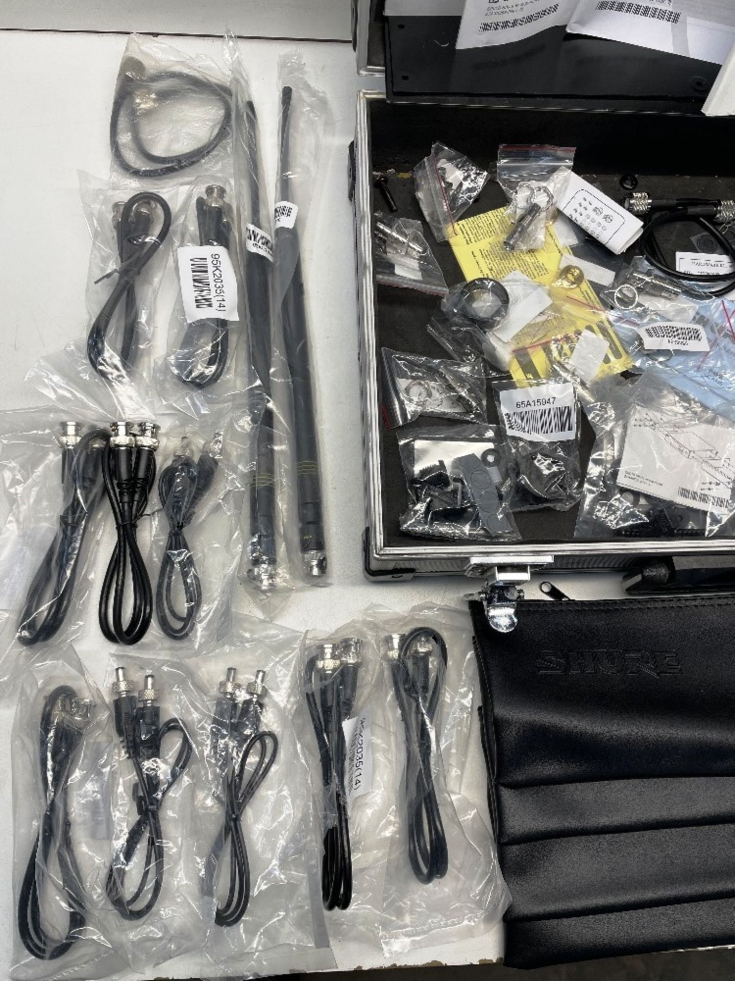 Shure QLXD Kit w/ 4 x Receivers, Microphones, Antenna Distro, Belt pack Transmitters, Antennas & Acc - Image 22 of 26