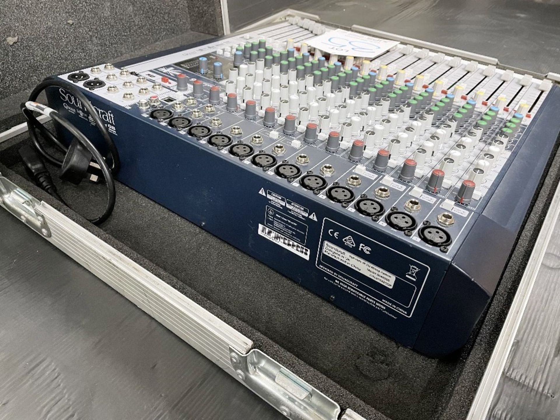 Soundcraft Signature 16 Analogue Mixer w/ Flight Case - Image 6 of 8