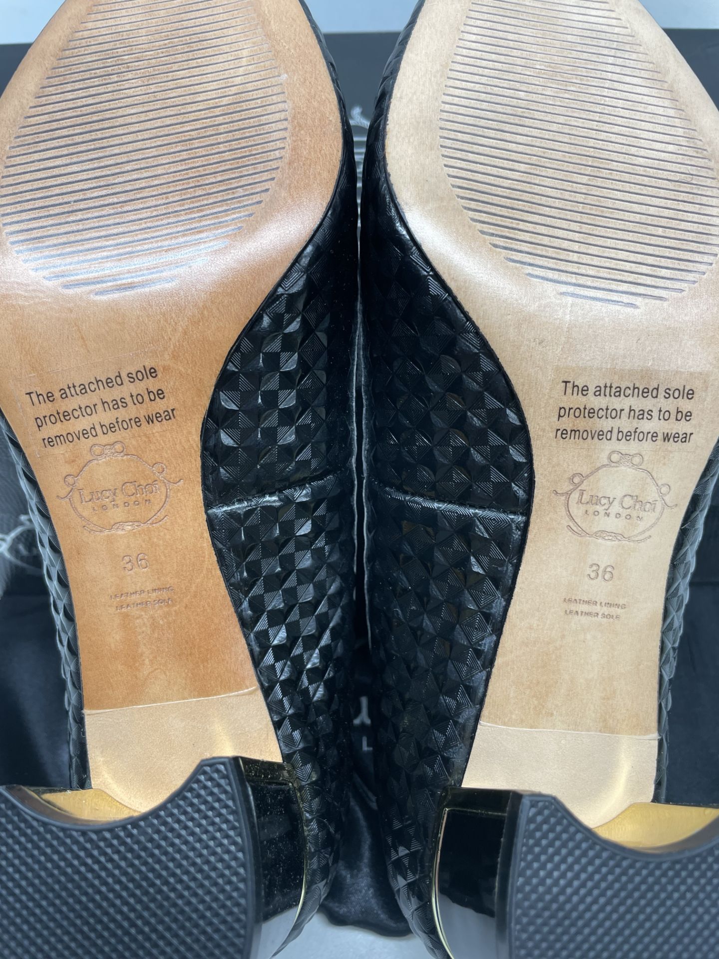 Ex-Display Lucy Choi Low Heel Leather Shoes | Eur 36 - Image 3 of 5