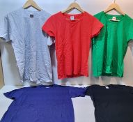 30 x Various Fruit of The Loom/Gildan Adult T Shirts in Various Sizes & Colours